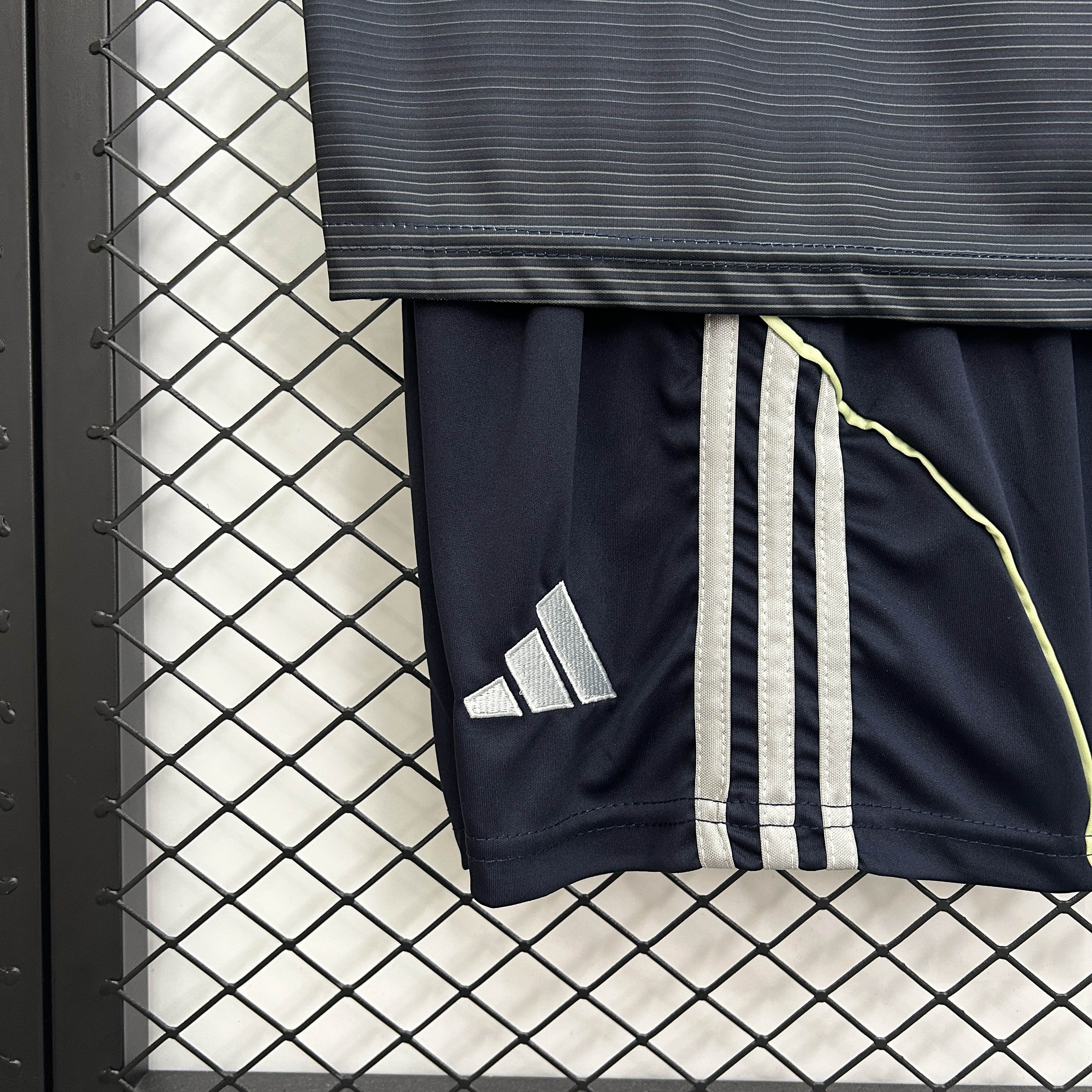 2025/2026 Real Madrid Away Football Shirt 1:1 Thai Quality Kids Size:football jersey mysite: unitedjerseyfootball 邓江浪:football