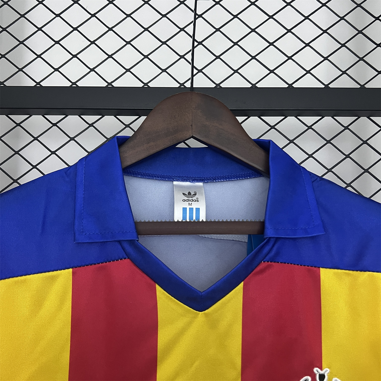 foot-Retro Valencia 1980-82 Away Jersey