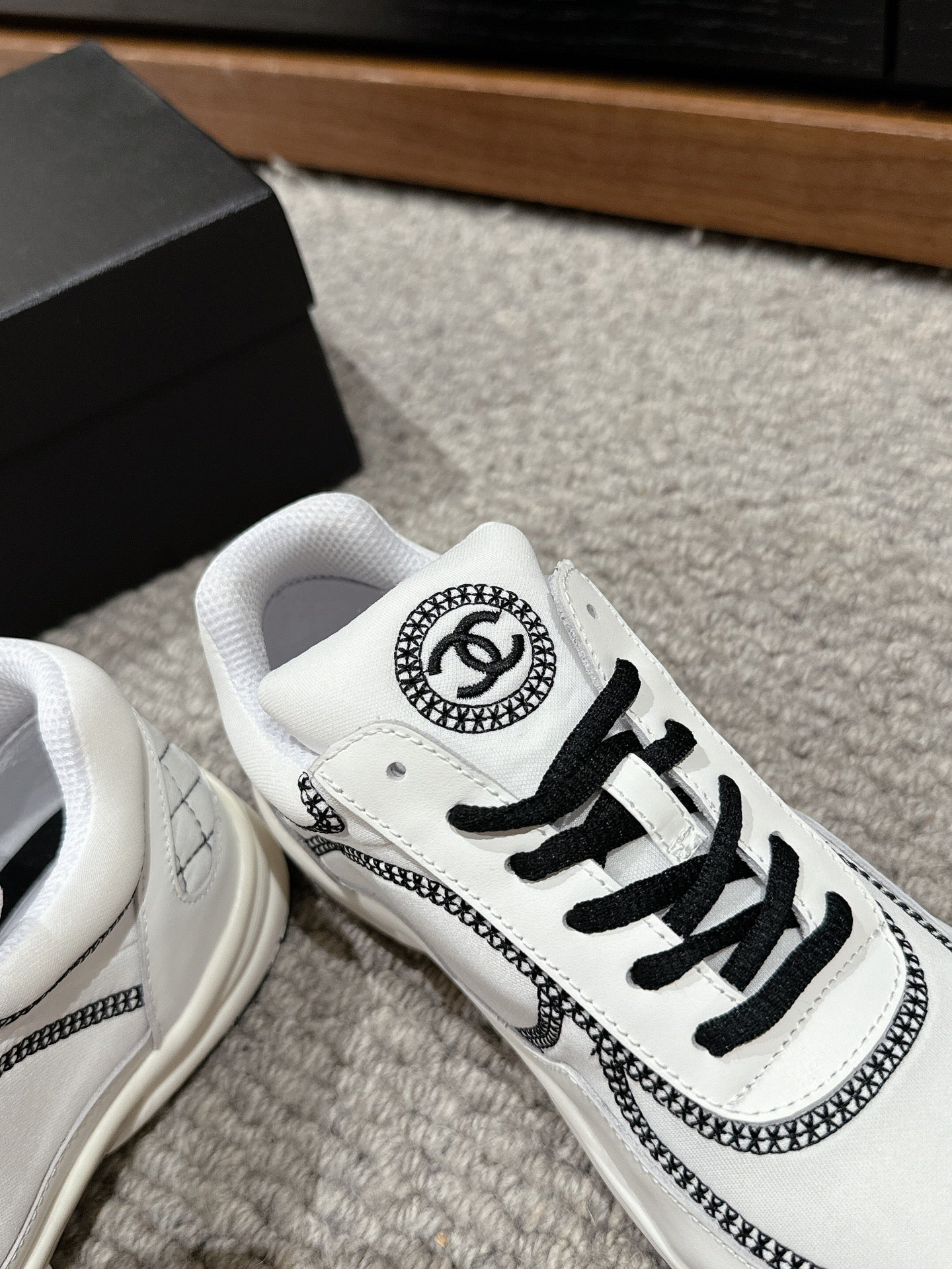 CLASSIC TRAINER IN WHITE MIX BLACK FABRIC、mysite、Cacoeks