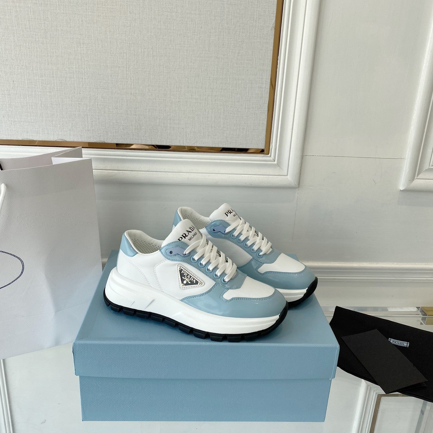 PRADA 25S THICK SOLE SNEAKER IN WHITE AND LIGHT BLUE CALFSKIN、mysite、Cacoeks