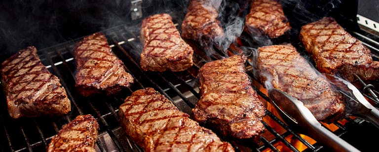 Searing Steaks on Weber Searwood® Wood Pellet Grills