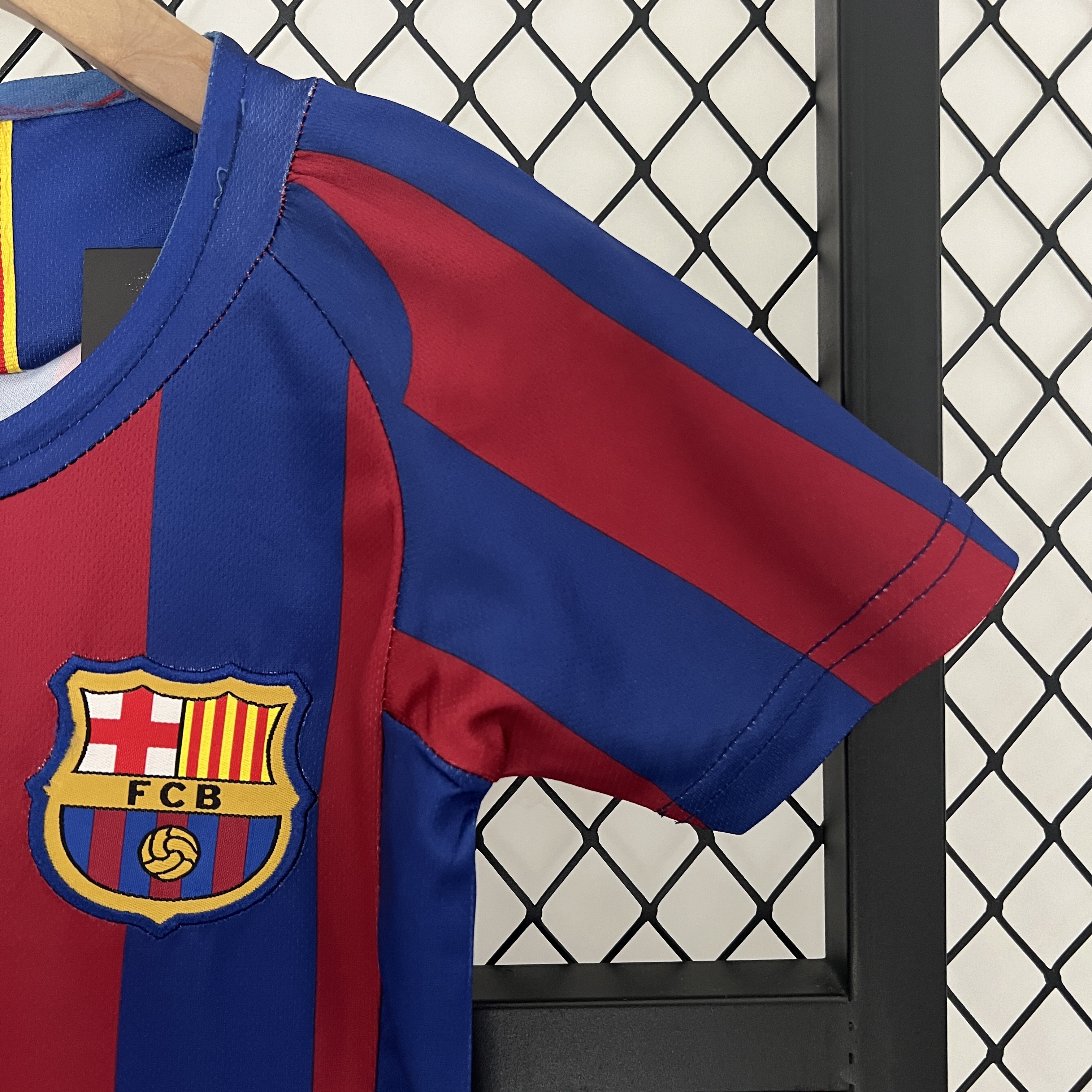 ManixJersey.com | Retro Barcelona 2005-06 Home Stadium Kids Kit -Customize Name, Number and Patch | Worldwide Shipping