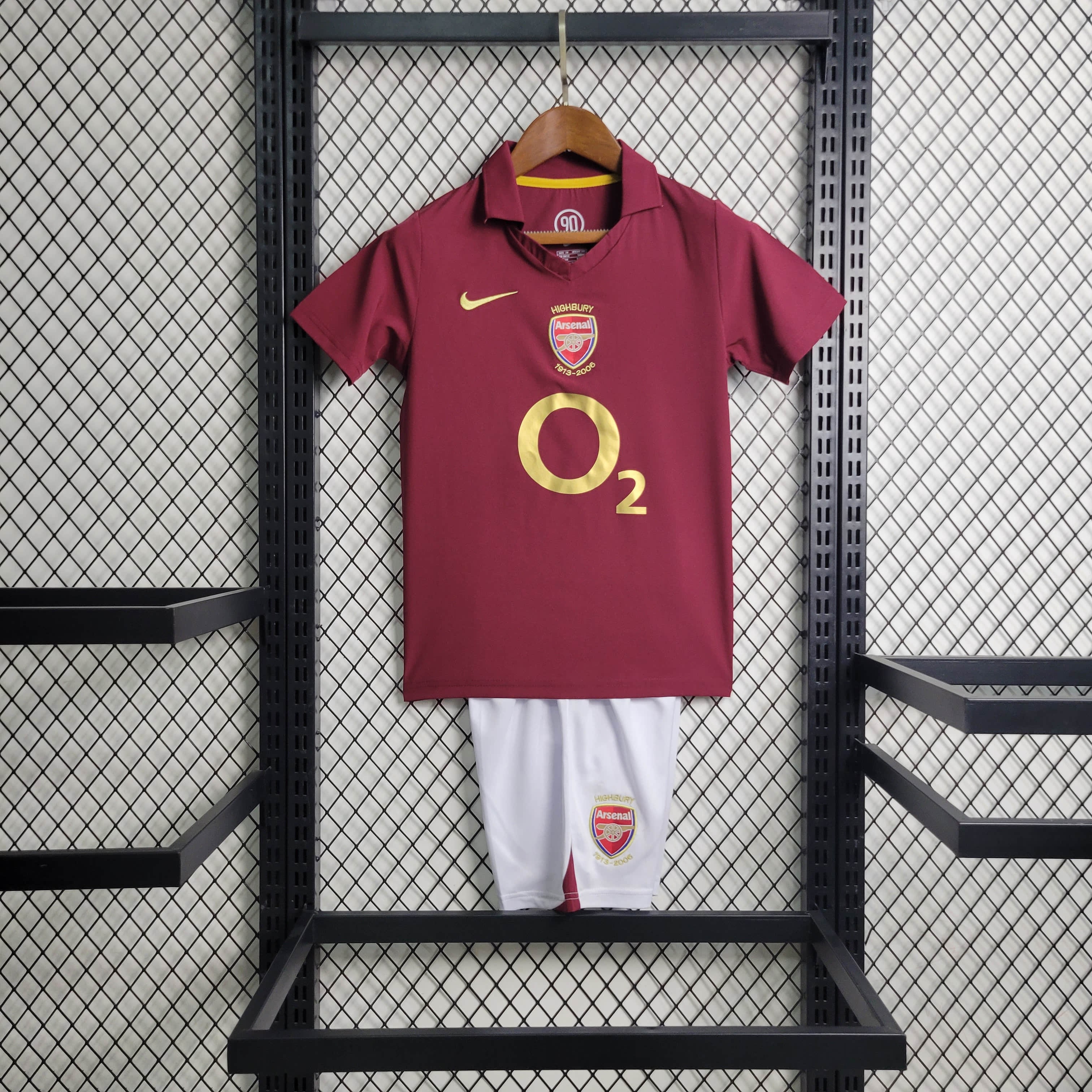 ManixJersey.com | Retro Arsenal 2005-06 Home Stadium Kids Kit -Customize Name, Number and Patch | Worldwide Shipping