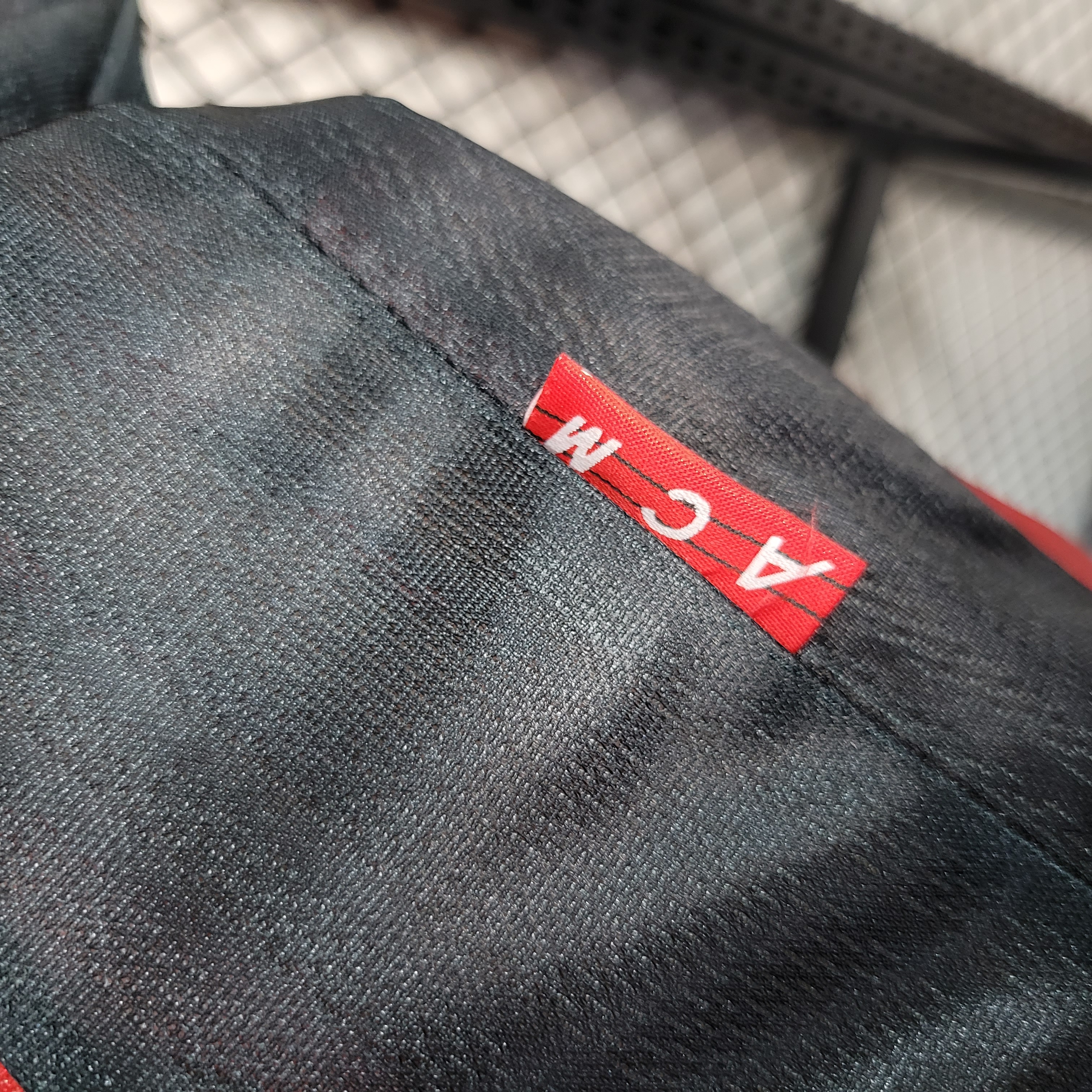 GlobeJersey-Retro AC Milan 98-99 Home Stadium Jersey