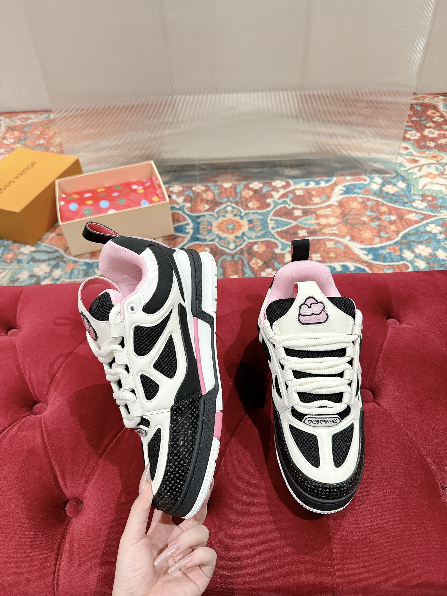 LV SKATE SNEAKER IN WHITE MIX BLACK AND LIGHT PINK CALFSKIN、mysite、Cacoeks