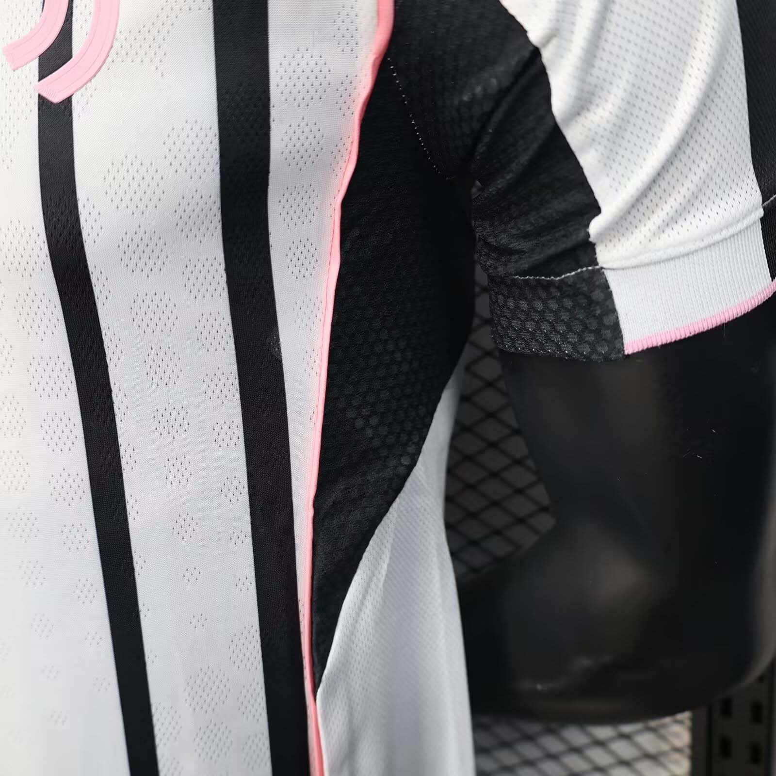 2025/2026 Player Version Juventus Home Football Shirt 1:1 Thai Quality:football jersey mysite: unitedjerseyfootball 邓江浪:football