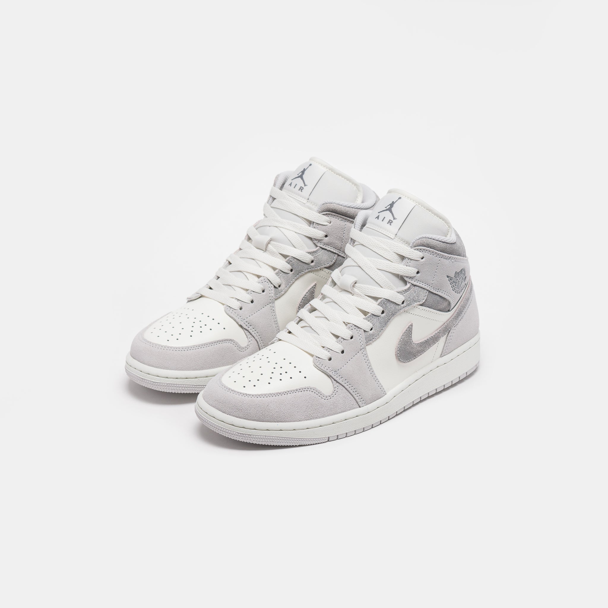 Air Jordan 1 Mid SE Sneaker in Neutral Grey/Smoke Grey/Sail