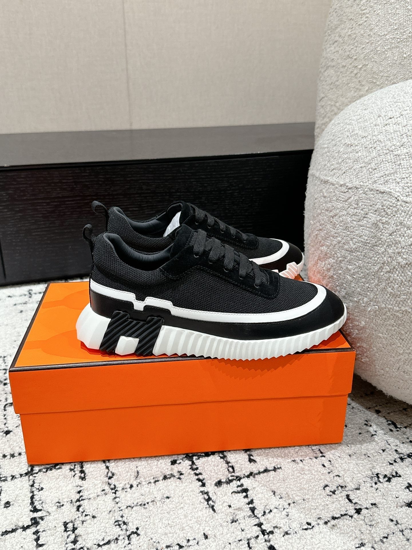 BOUNCING SNEAKER IN BLACK MIX WHITE CALFSKIN AND FABRIC、mysite、Cacoeks