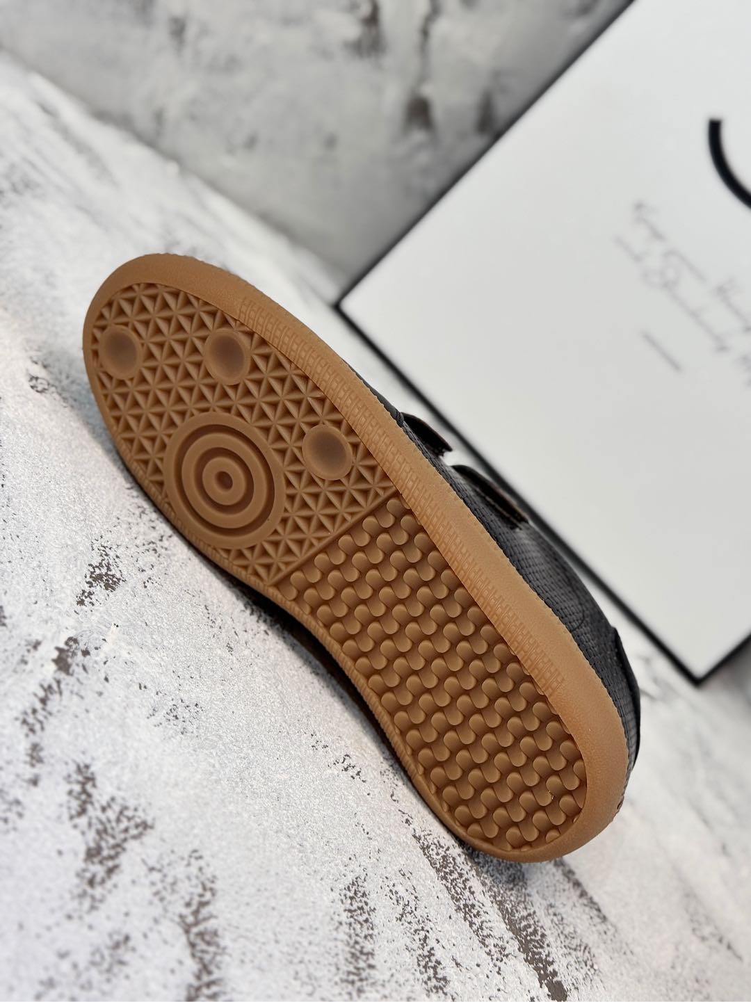 RETRO SNEAKERS WITH RIPTAPE STRAPS IN BLACK LAMBSKIN KNITTED PATTERN、mysite、Cacoeks