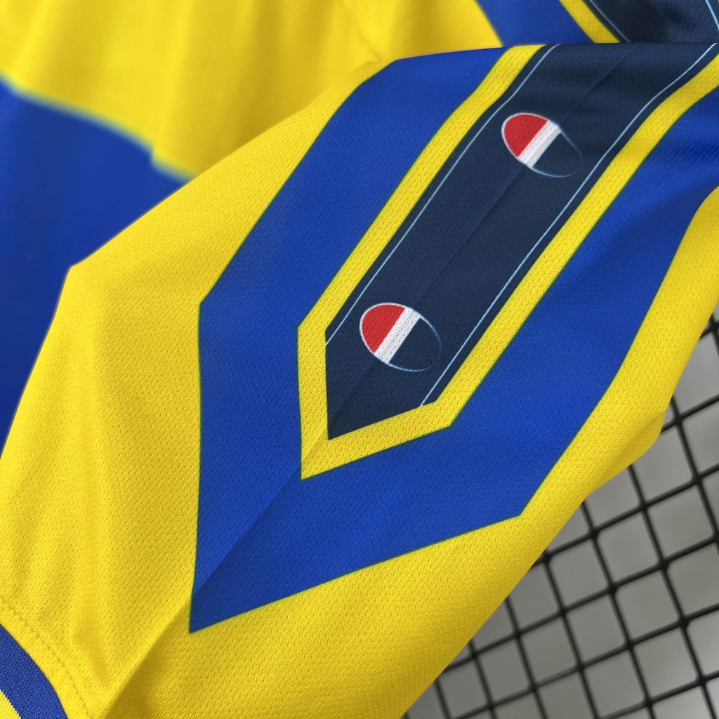 GlobeJersey-Retro Parma 1999-00 Home Jersey - Fans Version