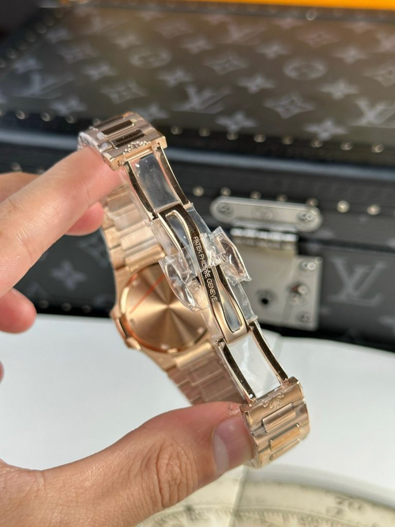 Đồng Hồ Patek Philippe Nữ Màu Vàng Hồng Máy Pin Nautilus 7010 32mm (7)