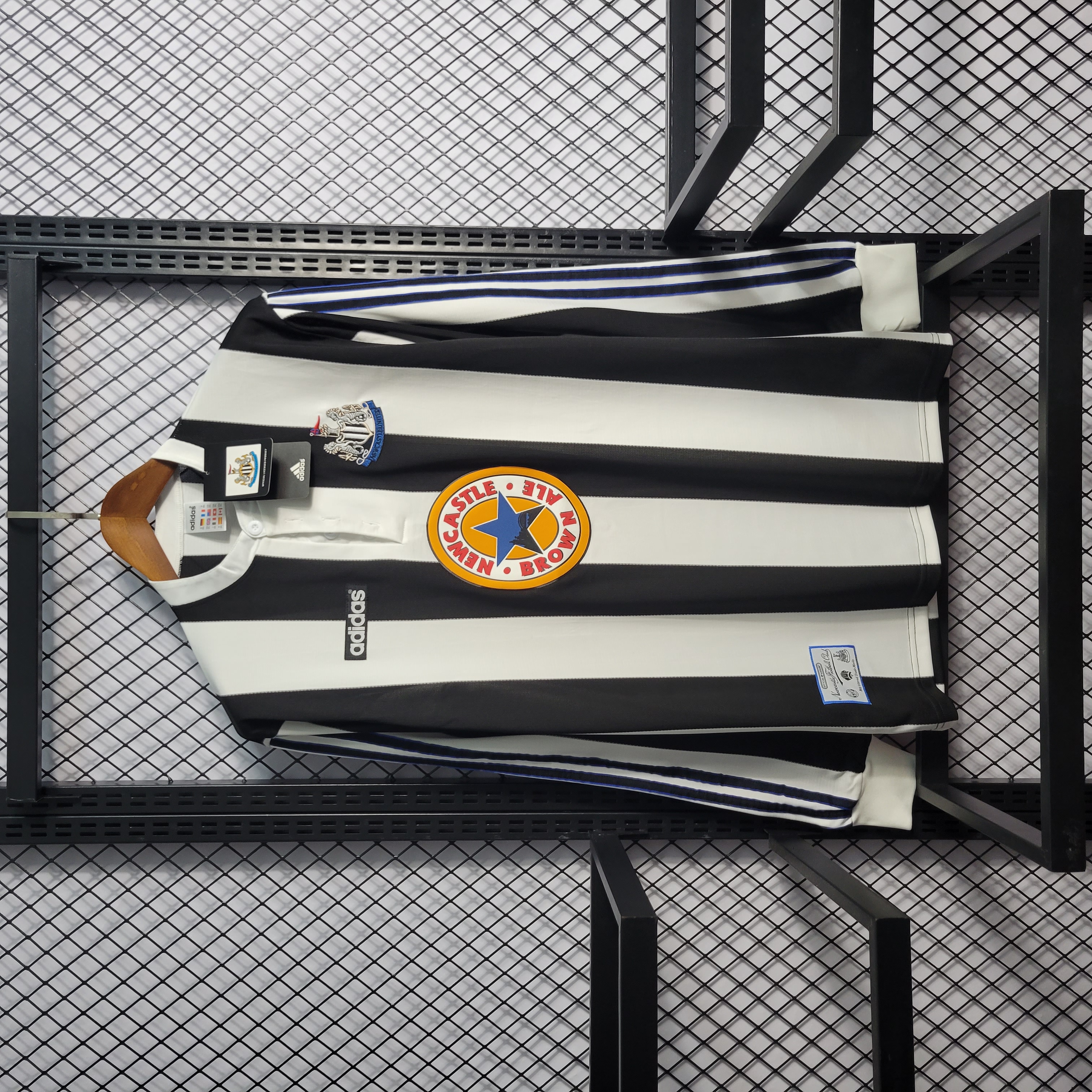GlobeJersey-Retro Newcastle United 1995-97 Home Long Sleeve Jersey