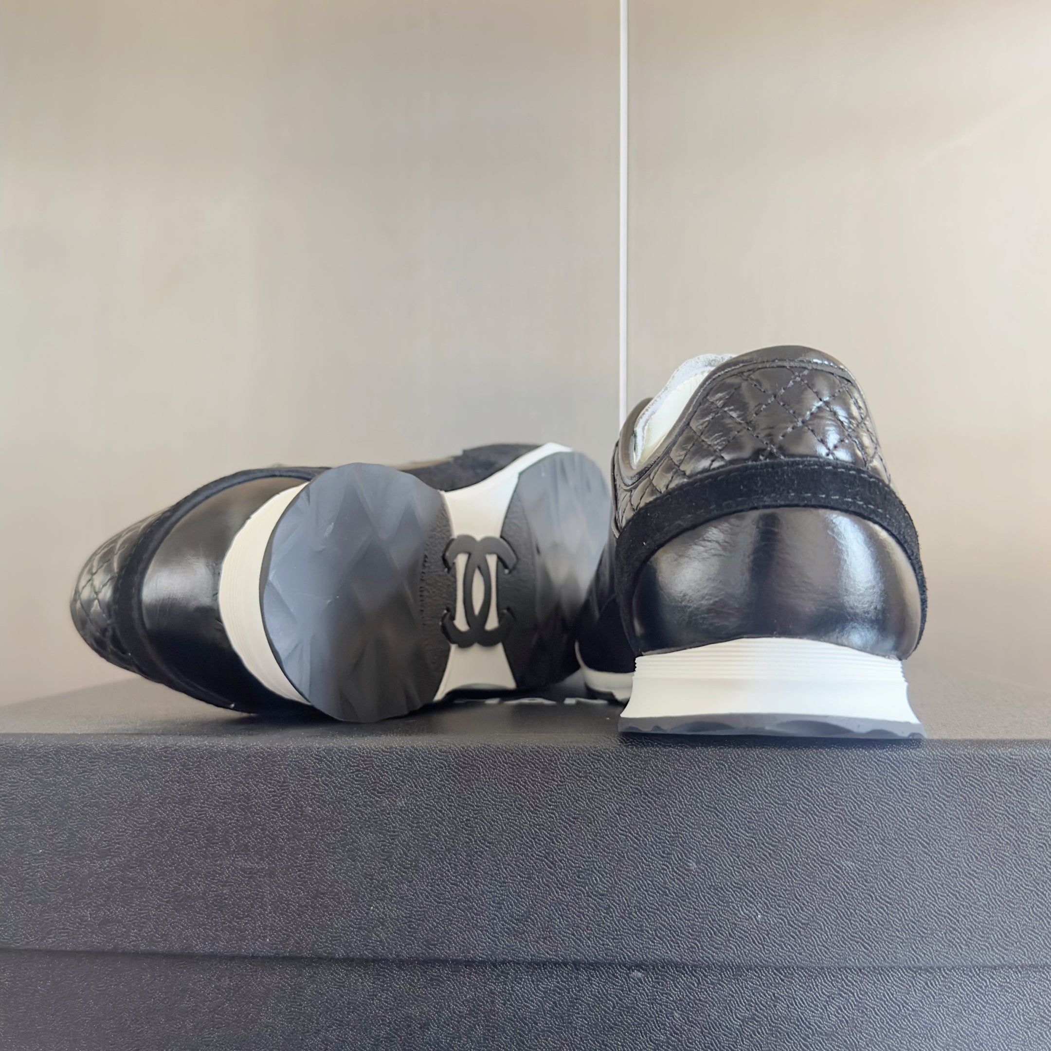 CHANEL 25S SNEAKERS 20MM IN BLACK GLOSSY CALFSKIN、mysite、Cacoeks