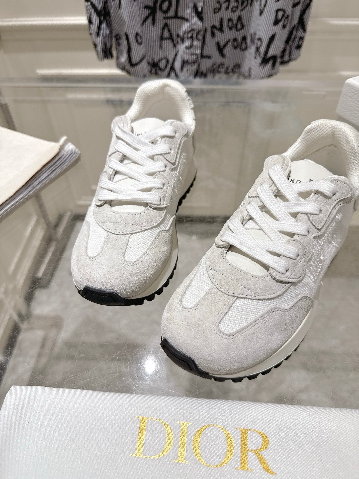 DIOR 25S C'EST DIOR SNEAKER IN WHITE LIGHT GRAY CALFSKIN AND SUEDE、mysite、Cacoeks