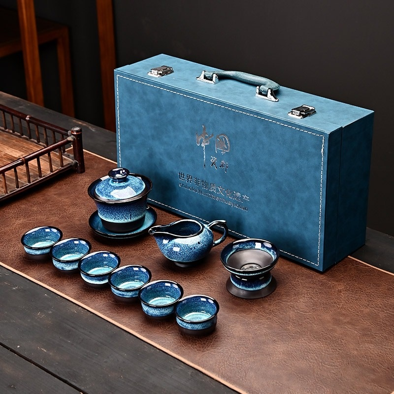 GEEK BAR-https://www.hot-toy.com/