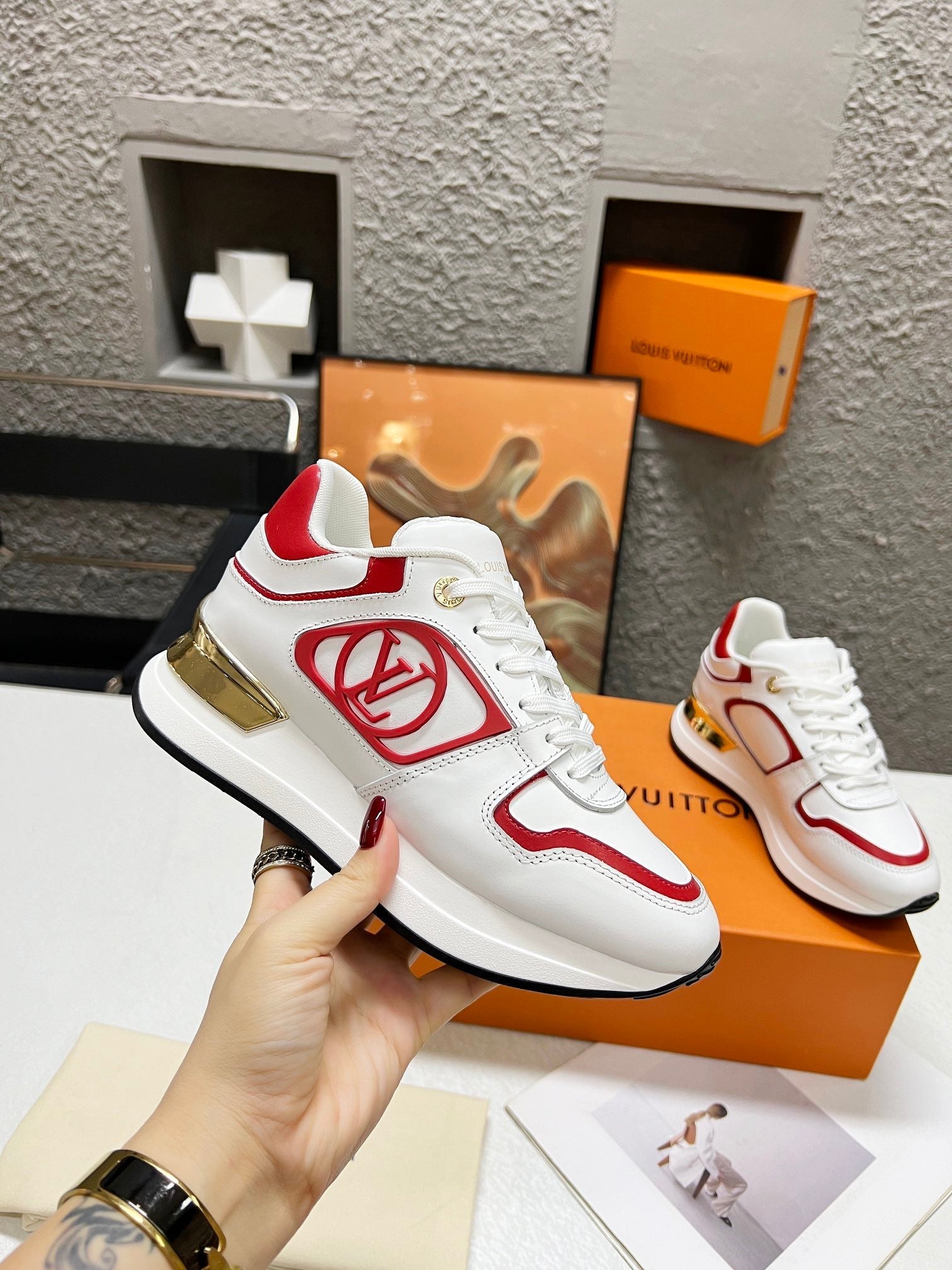 LV WOMEN SNEAKER IN WHITE MIX CHERRY RED CALFSKIN、mysite、Cacoeks