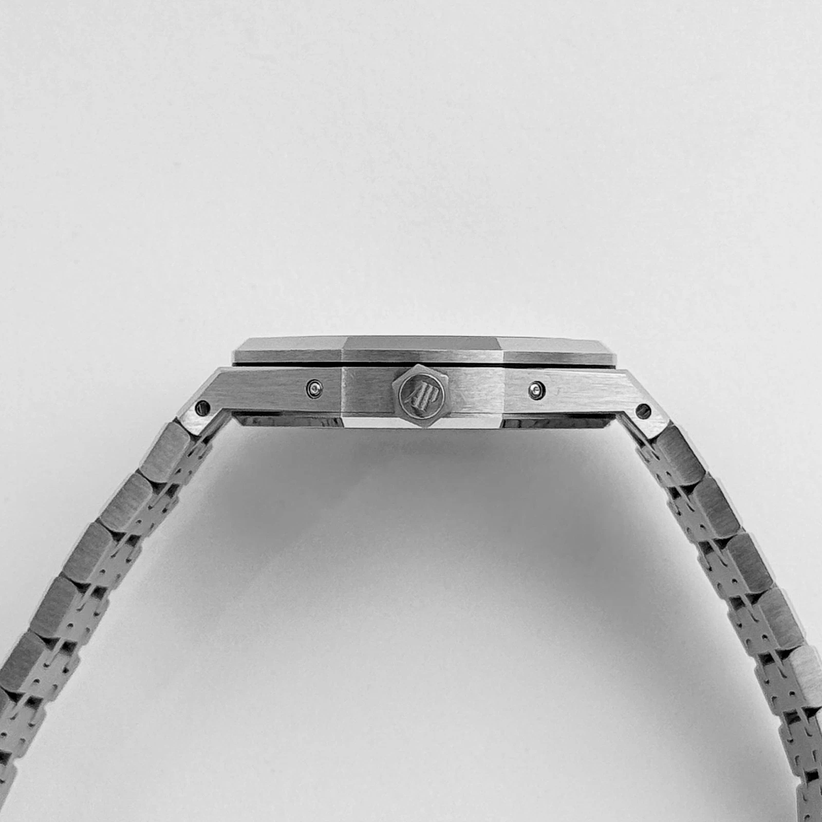 Audemars Piguet Royal Oak Chronograph 26574ST.OO.1220ST.02 Super Clone Watch – Blue Dial Stainless Steel Replica