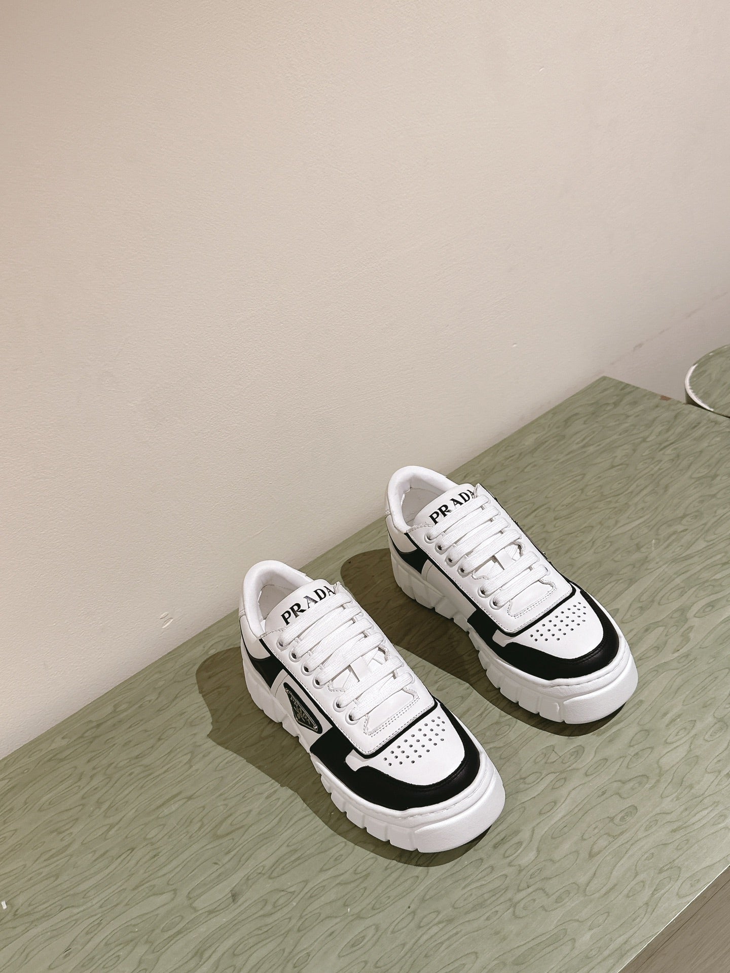 PRA FLATFORM SNEAKERS BLACK AND WHITE CALFSKIN、mysite、Cacoeks