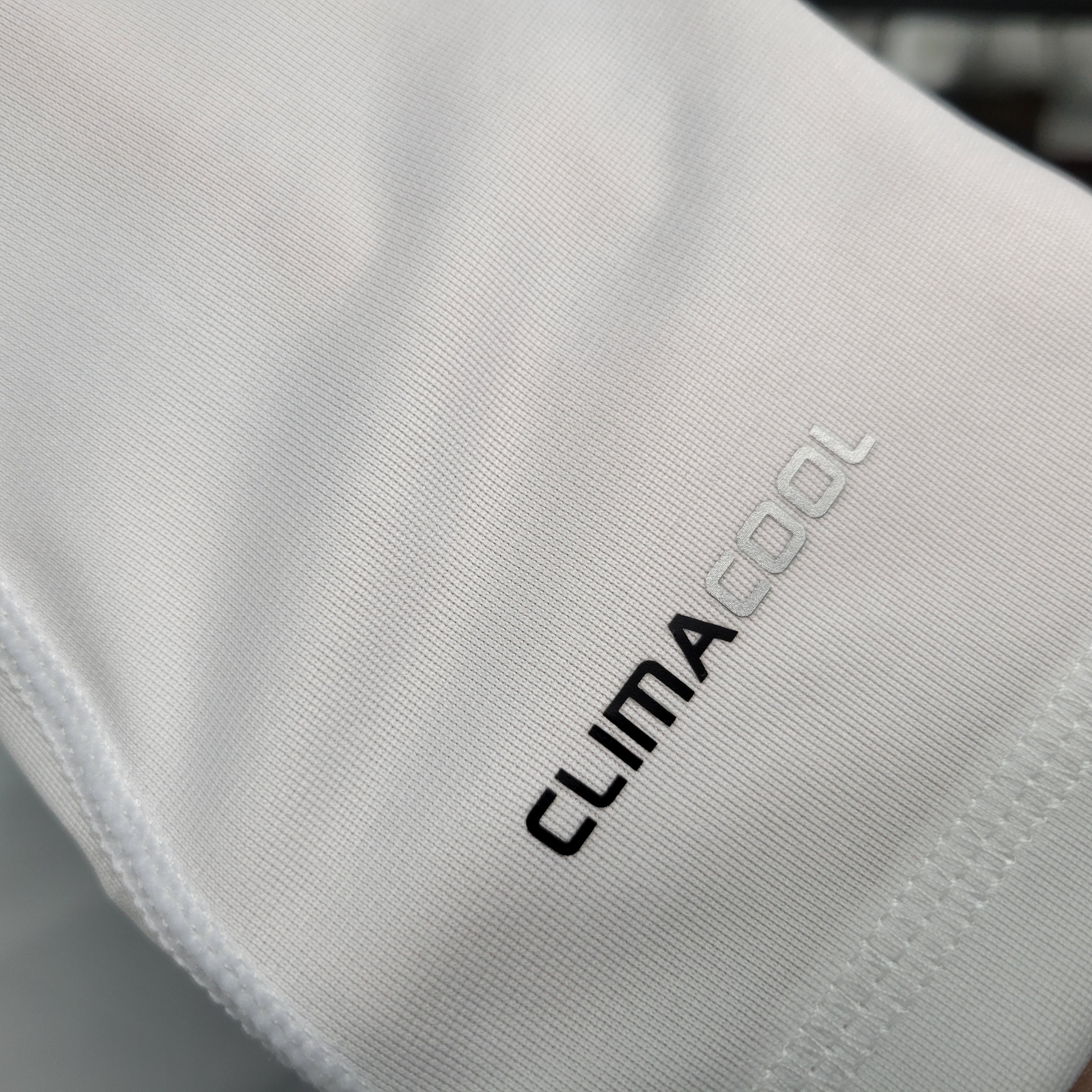 ManixJersey.com | Retro Real Madrid 10-11 Home Stadium Long Sleeve Jersey -Customize Name, Number and Patch | Worldwide Shipping