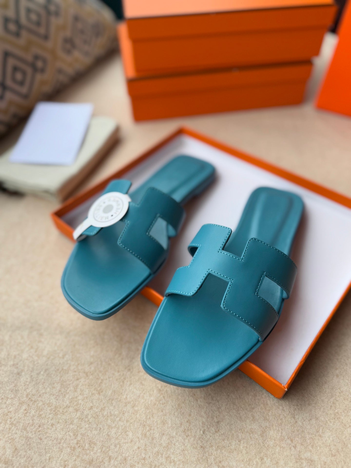 0RAN SANDALS IN SAPPHIRE BLUE CALFSKIN、mysite、Cacoeks