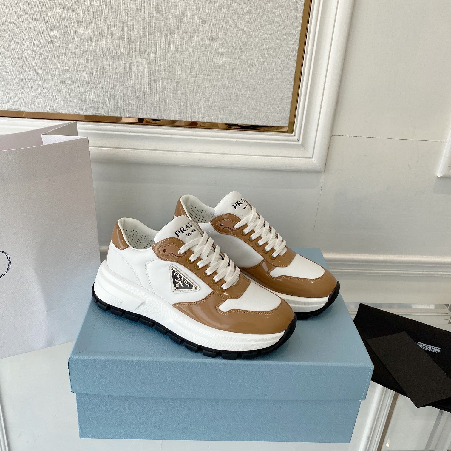 PRADA 25S THICK SOLE SNEAKER IN WHITE AND BROWN CALFSKIN、mysite、Cacoeks