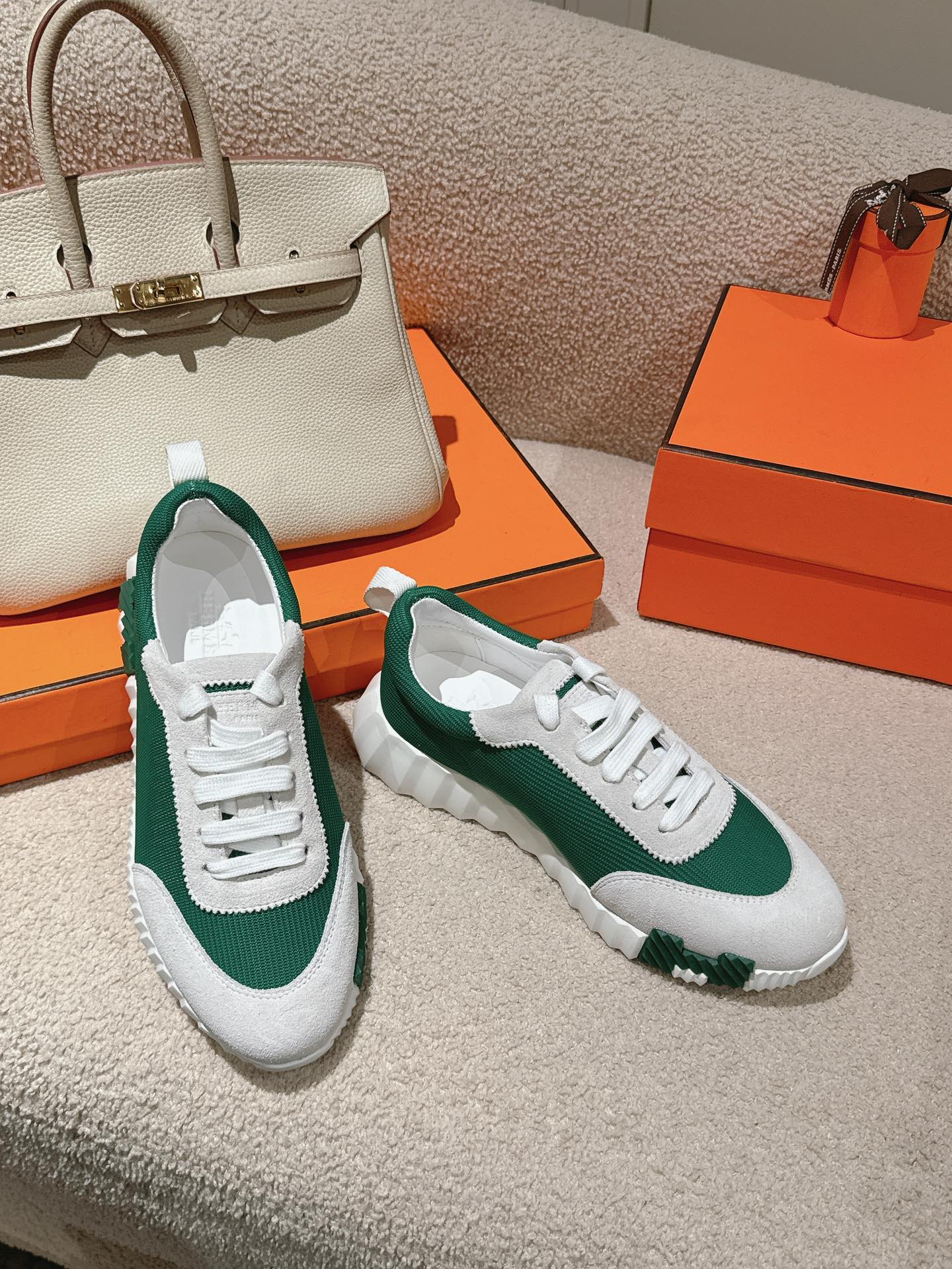 MAINLAND SNEAKER IN PALE GRAY SUEDE AND FOREST GREEN BREATHABLE MESH FABRIC、mysite、Cacoeks