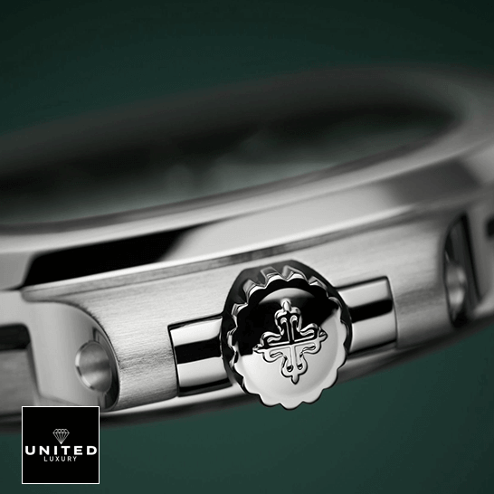 Patek Philippe Nautilus Green Replica 4 Patek Philippe 5711_1A-014 Nautilus Steel Case Replica crown on the logo