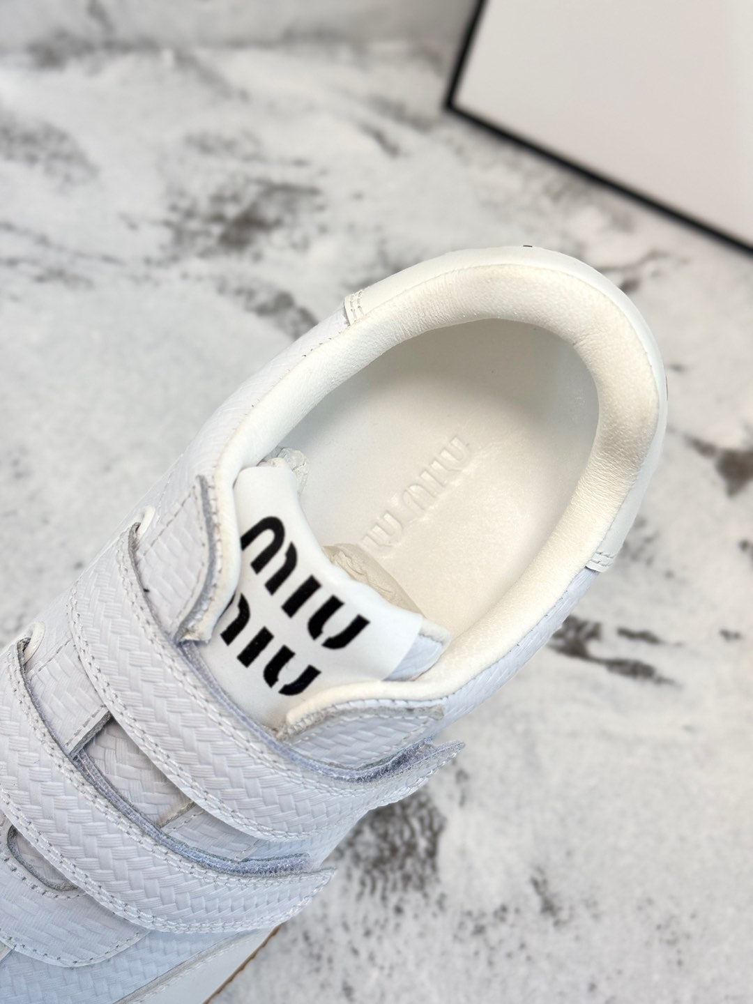RETRO SNEAKERS WITH RIPTAPE STRAPS IN WHITE LAMBSKIN KNITTED PATTERN、mysite、Cacoeks