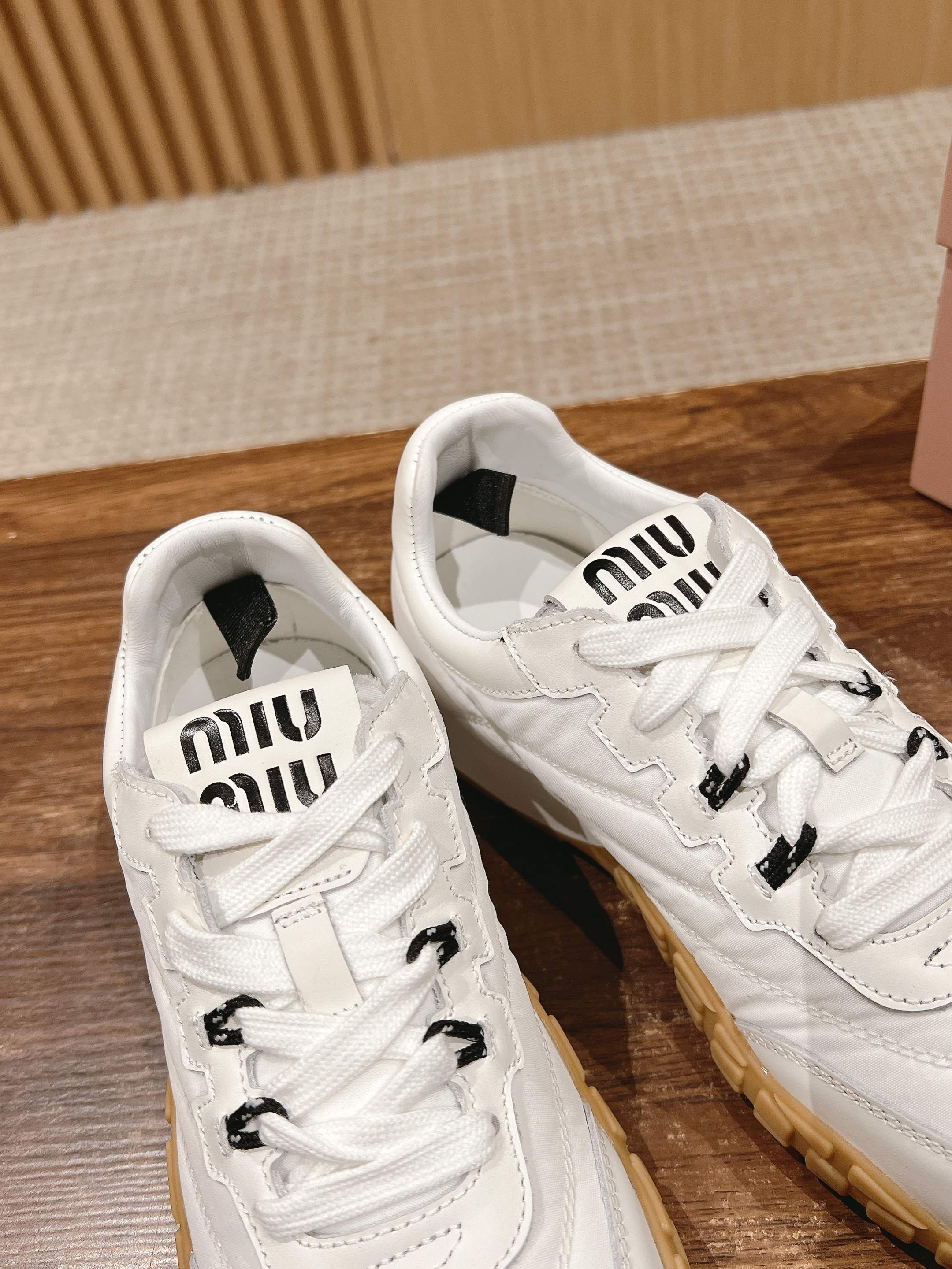 RUNNING SNEAKERS IN WHITE LAMBSKIN AND FABRIC ANTI-SLIP RUBBER SOLE、mysite、Cacoeks