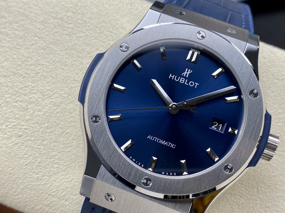 542.NX.7170.LR Hublot Classic Fusion Automatic Blue-fasswatch