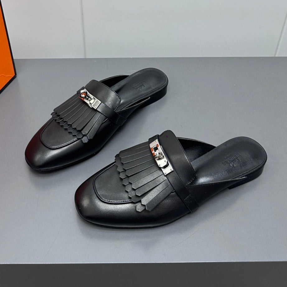 0Z MULE IN BLACK LAMBSKIN WITH FRINGE DETAIL、mysite、Cacoeks