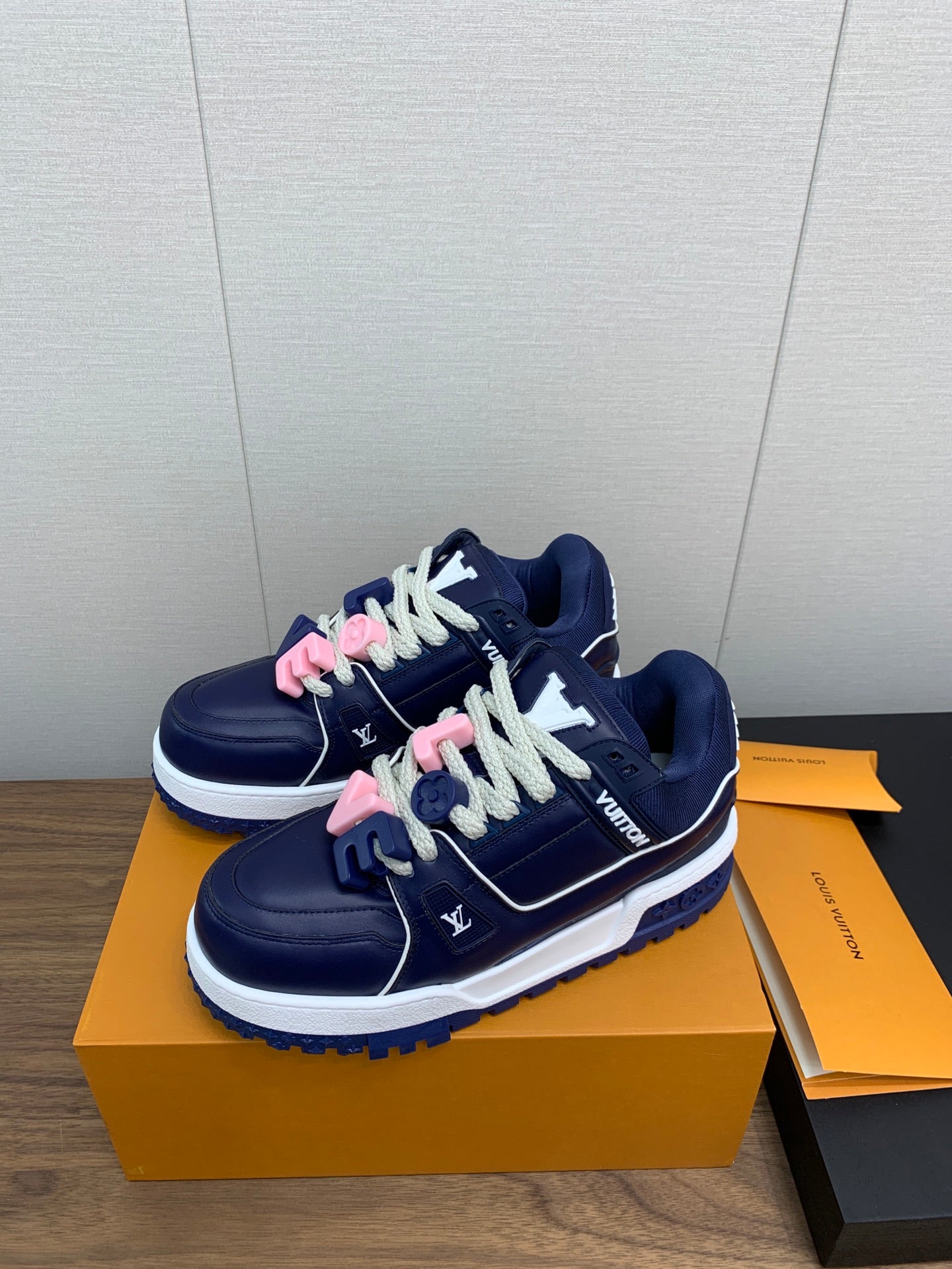 LV WOMEN'S TRAINER IN NAVY BLUE CALFSKIN、mysite、Cacoeks