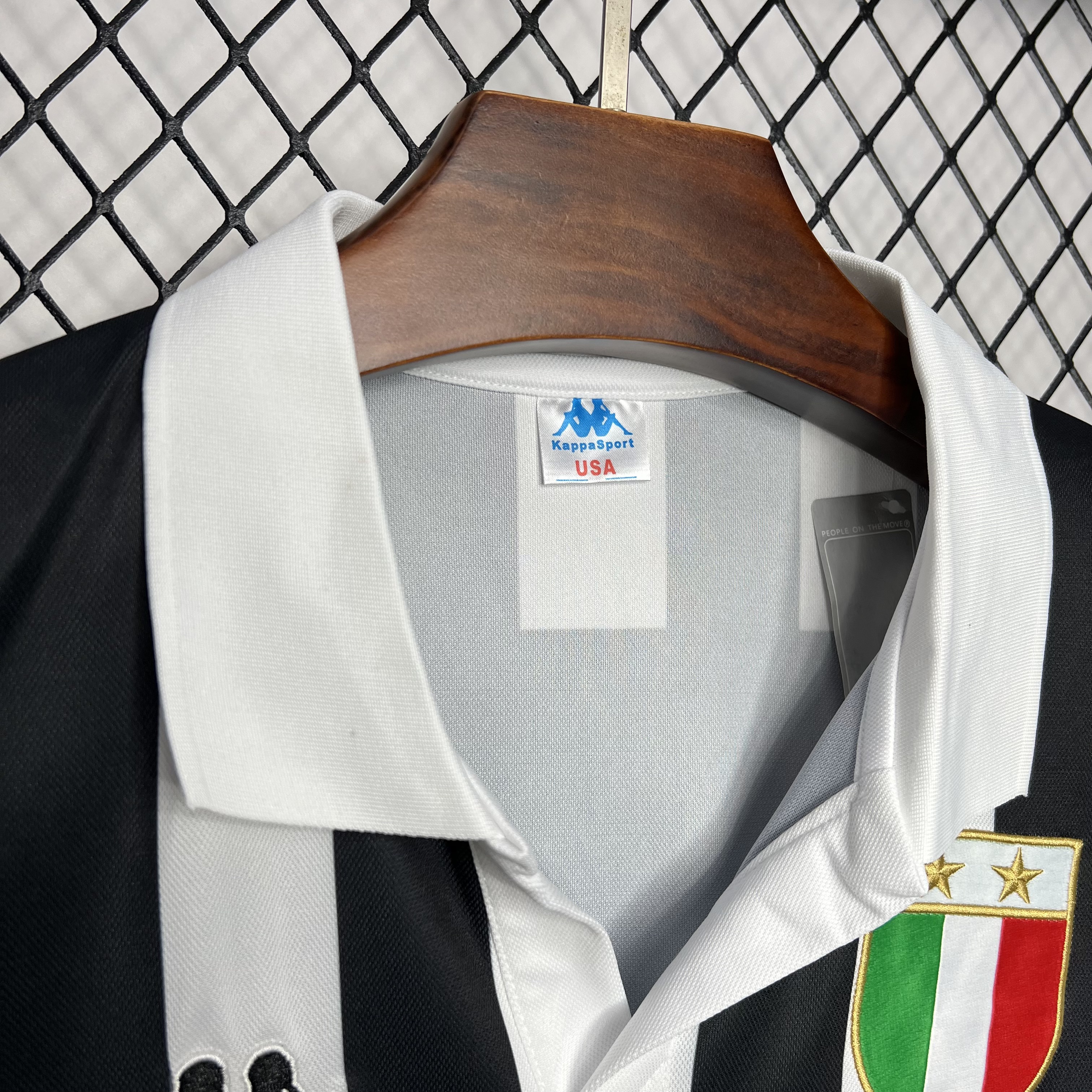ManixJersey.com | Retro Juventus 1984-85 Home Stadium Jersey -Customize Name, Number and Patch | Worldwide Shipping