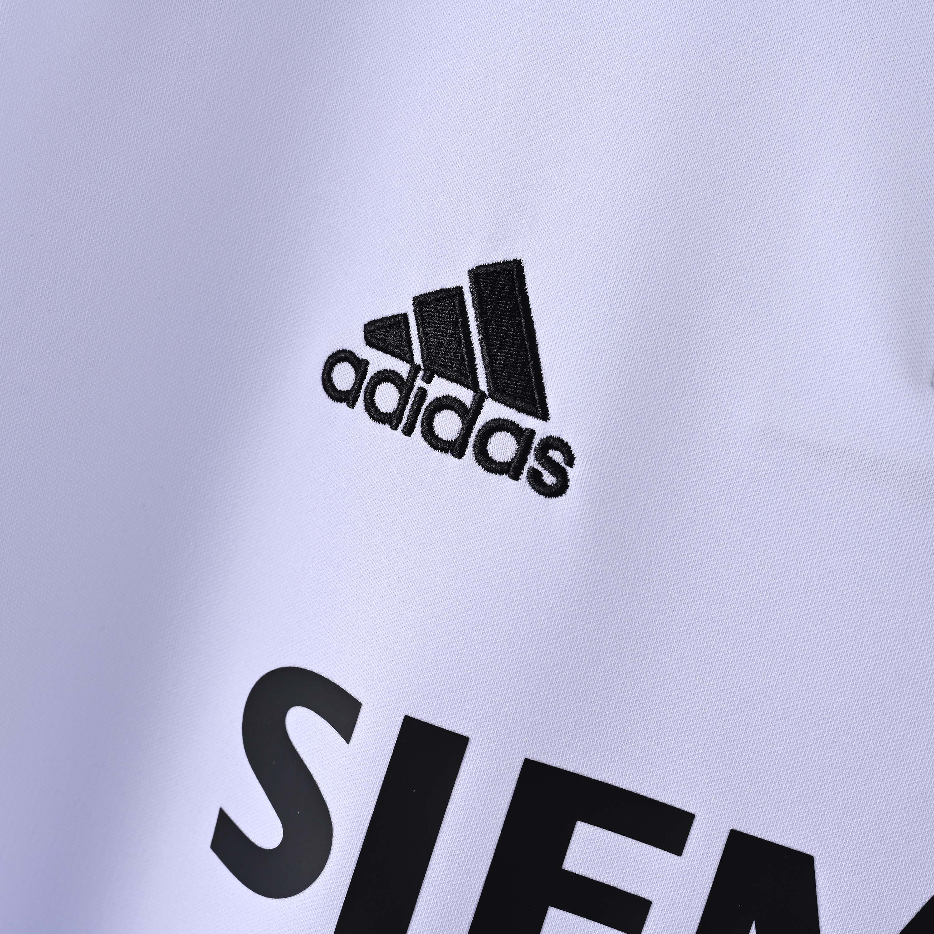 2003/2004 Retro Real Madrid Home Football Shirt 1:1 Thai Quality:football jersey mysite: unitedjerseyfootball 邓江浪:football