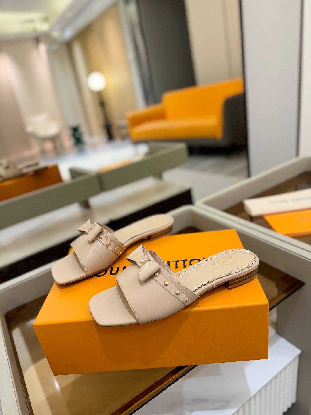 LV X TM 6AM FLAT MULE IN LINEN TAN CALFSKIN、mysite、Cacoeks