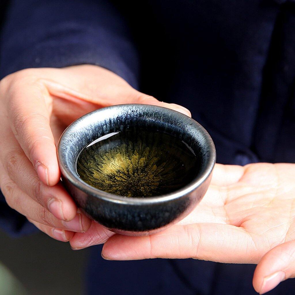 GEEK BAR-https://www.hot-toy.com/