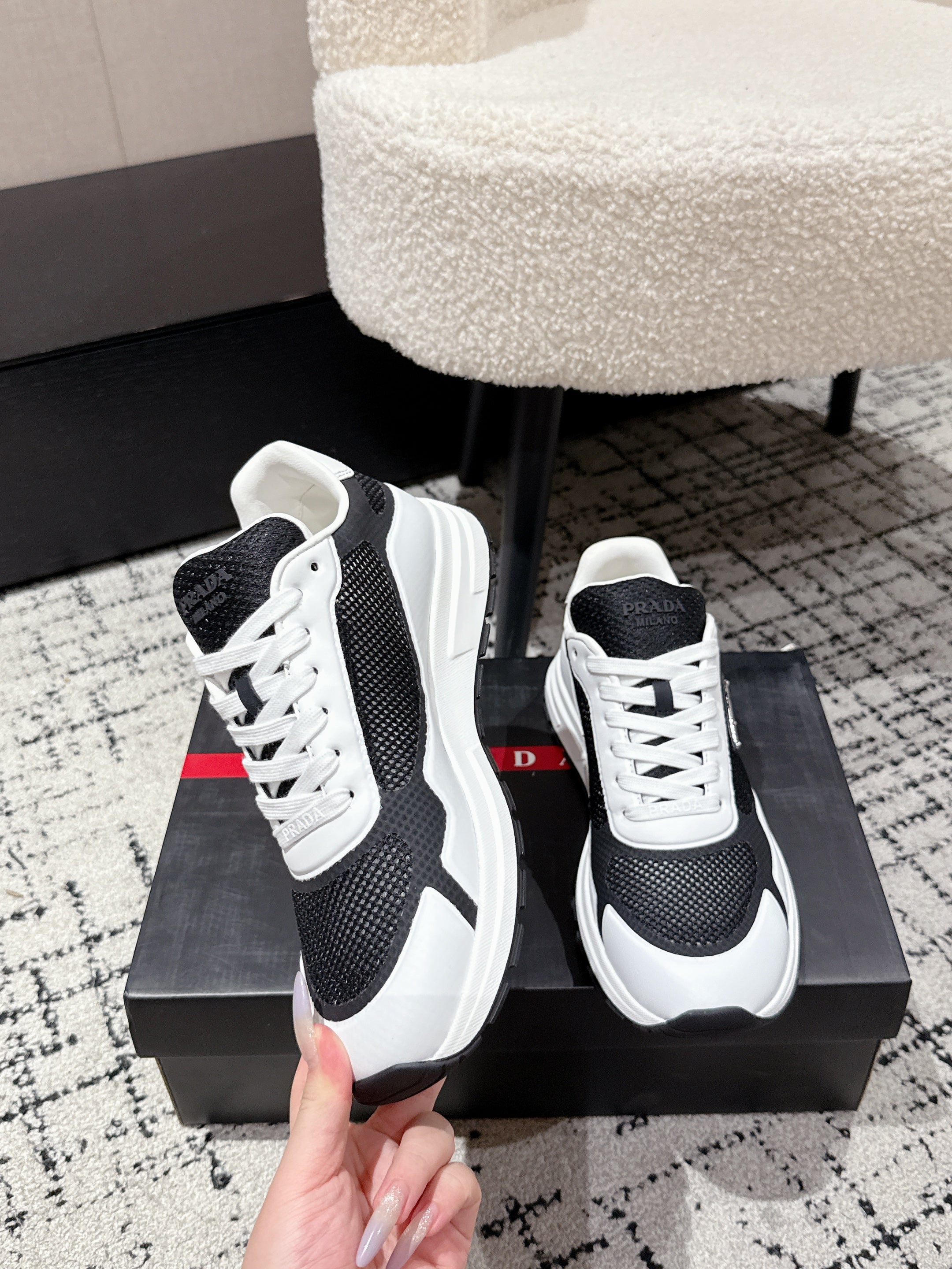 PRADA 25S MEN SNEAKERS IN BLACK AND WHITE CANVAS、mysite、Cacoeks