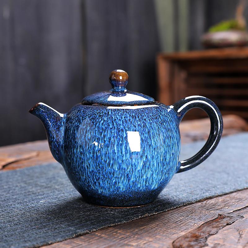 GEEK BAR-https://www.hot-toy.com/