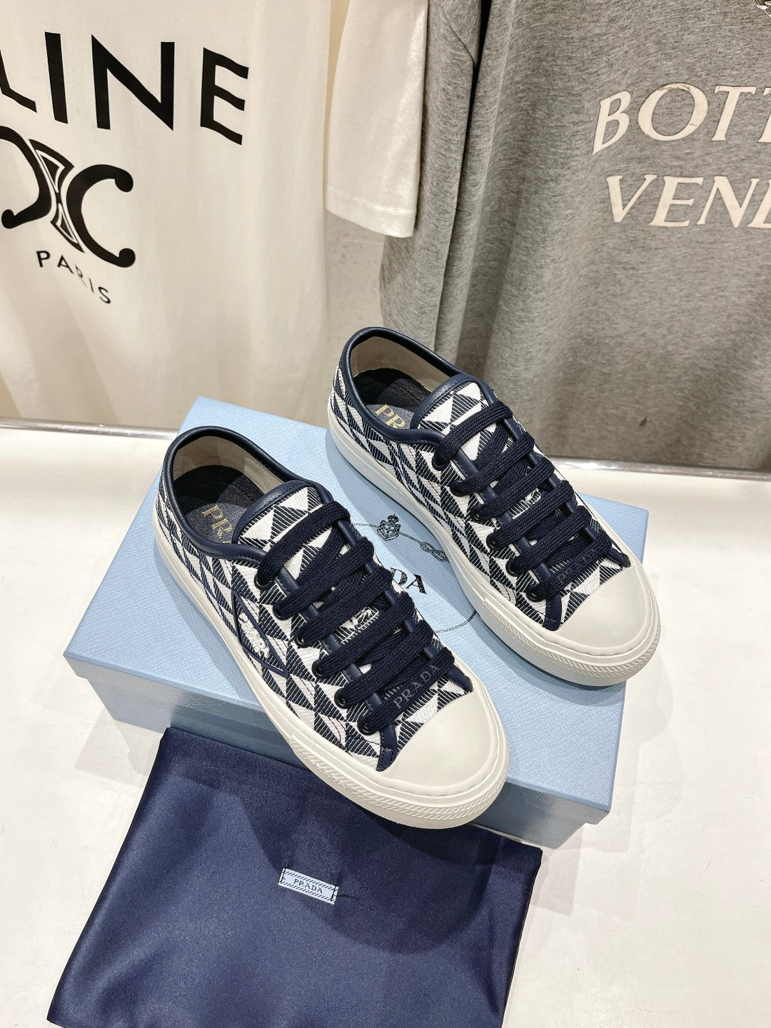 PRA PRINTED COTTON SNEAKERS WHITE AND BLACK TRIANGLE CANVAS、mysite、Cacoeks