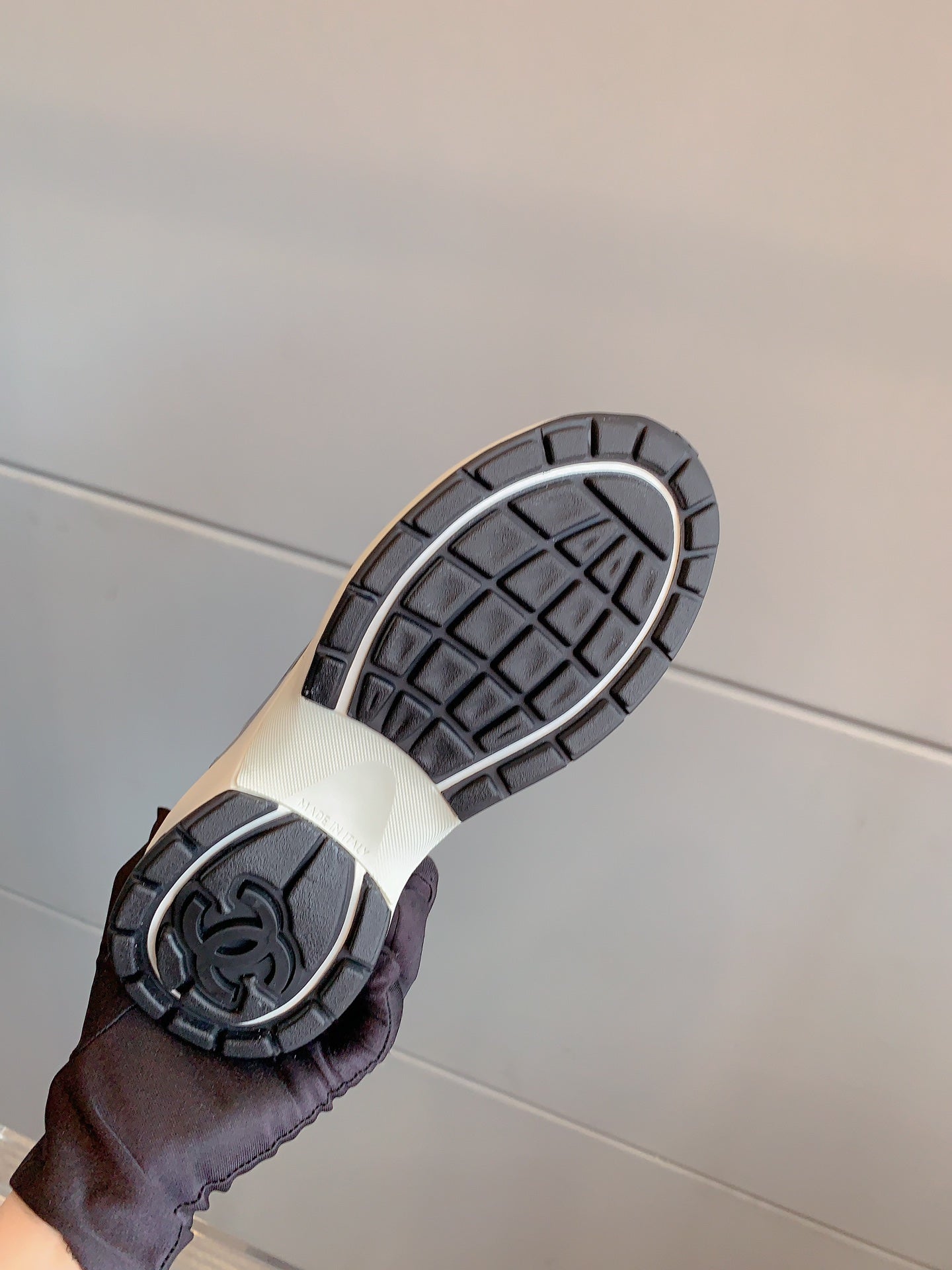 CC SNEAKERS IN GLOSSY SILVER CALFSKIN AND MESH、mysite、Cacoeks