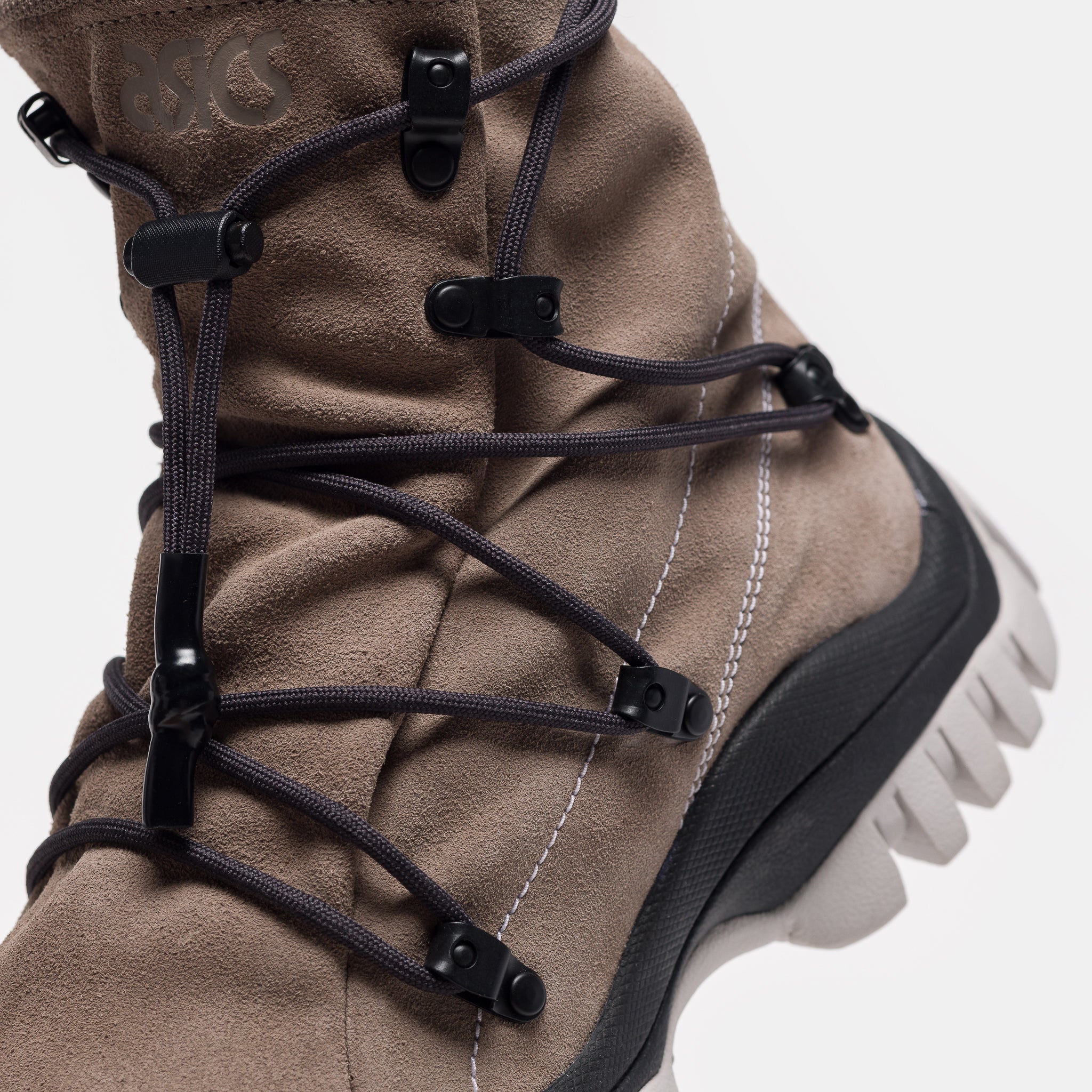 Nonnative Gel-Yetitokyo Hi Sneaker Boot in Walnut/Black