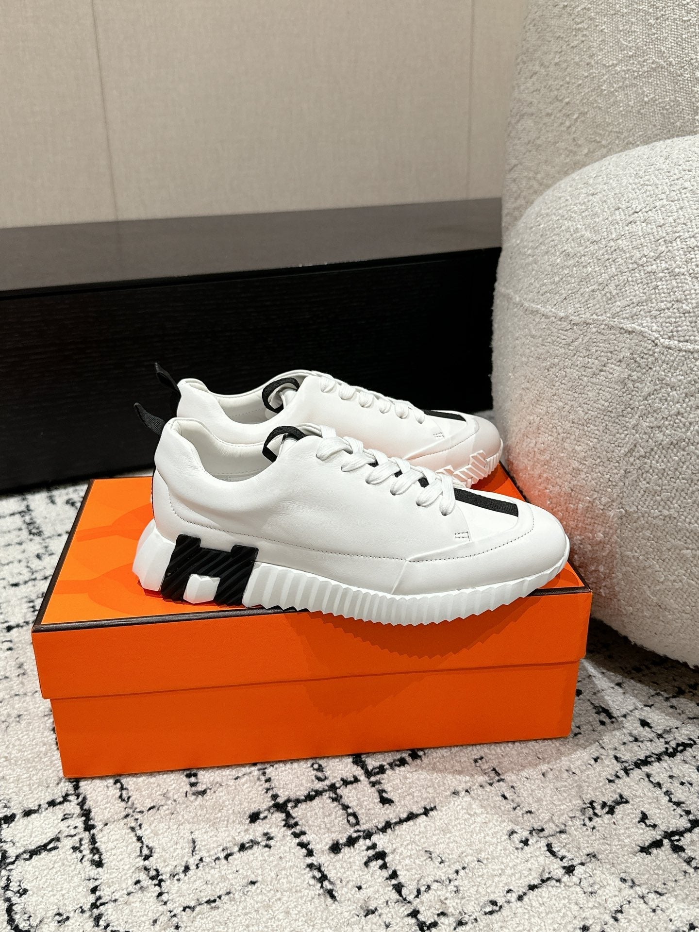 BOUNCING SNEAKER IN WHITE MIX BLACK CALFSKIN、mysite、Cacoeks