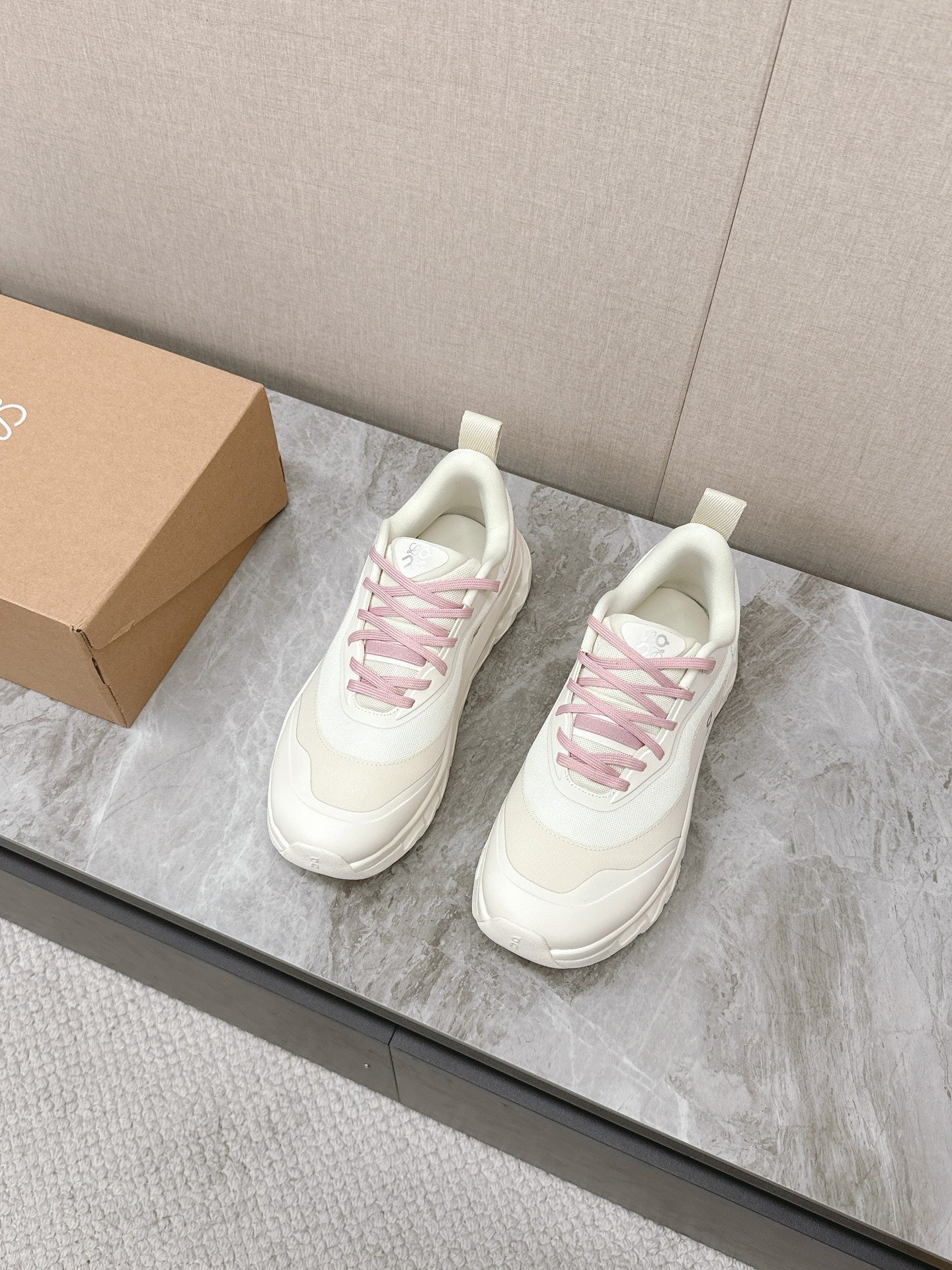 RUN SNEAKER IN PASTEL GRAY MIX BABY PINK SUEDE AND MESH FABRIC、mysite、Cacoeks
