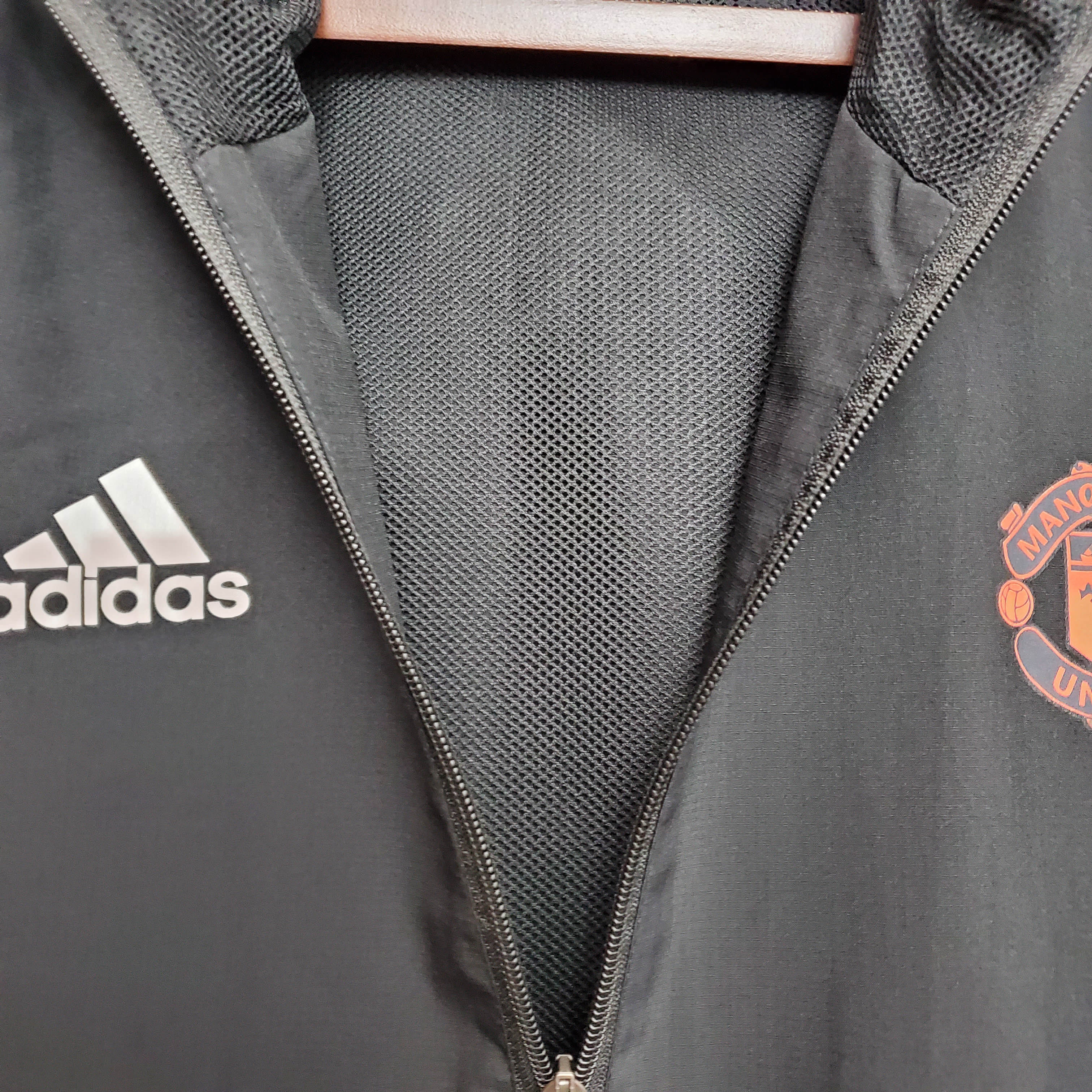 2021 Manchester United Jersey Windbreaker Black(White-Red Edge):football jersey mysite: unitedjerseyfootball 邓江浪:football