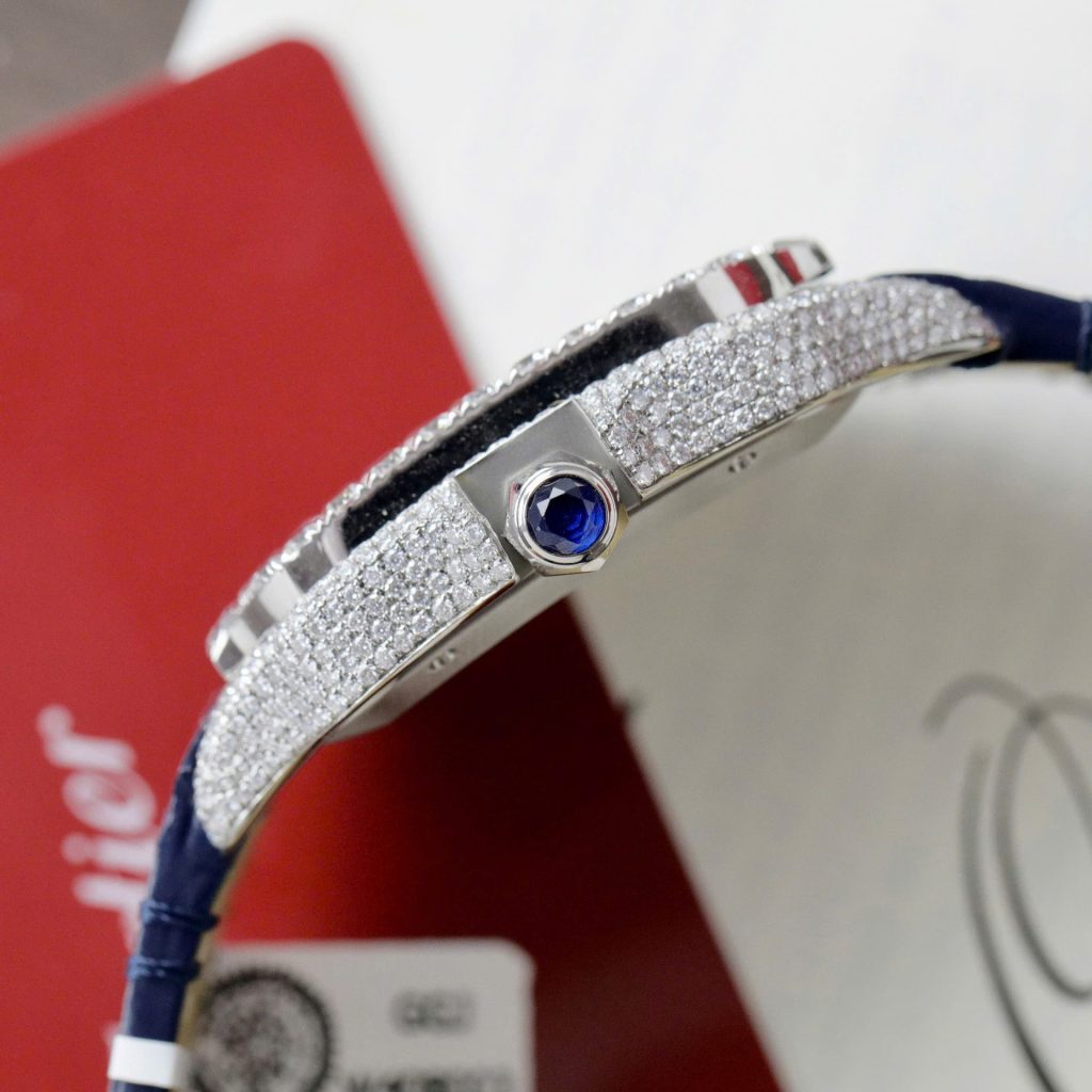 Đồng Hồ Cartier Santos Chế Tác Cọc Số + Vỏ Đính Kim Cương Moissanite 39 (2)