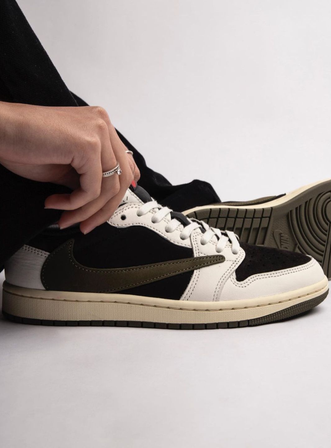 Air Jordan 1 Retro Low OG SP Travis Scott Olive、JORDAN、Cacoeks