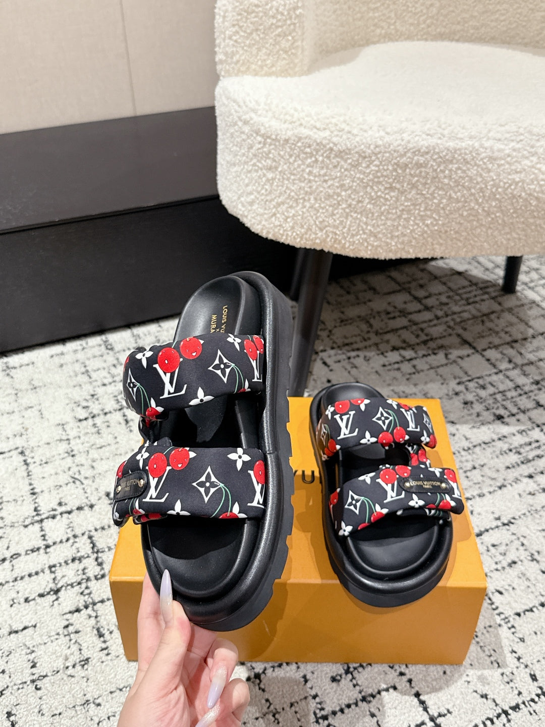 LV TWO-STRAP SLIDES 25S IN BLACK FABRIC AND CALFSKIN、mysite、Cacoeks