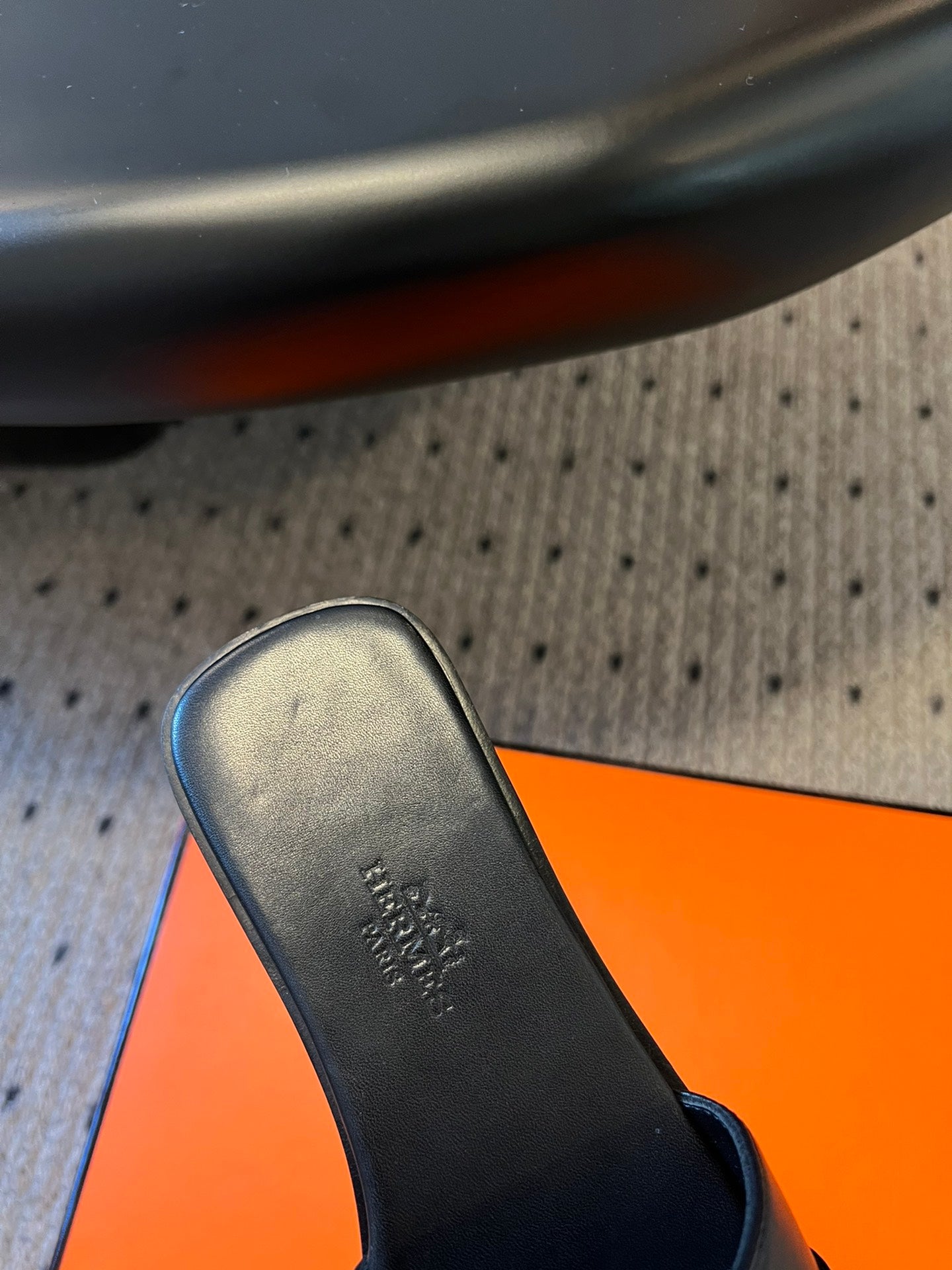 GIULIA FLAT SANDAL IN BLACK CALFSKIN、mysite、Cacoeks