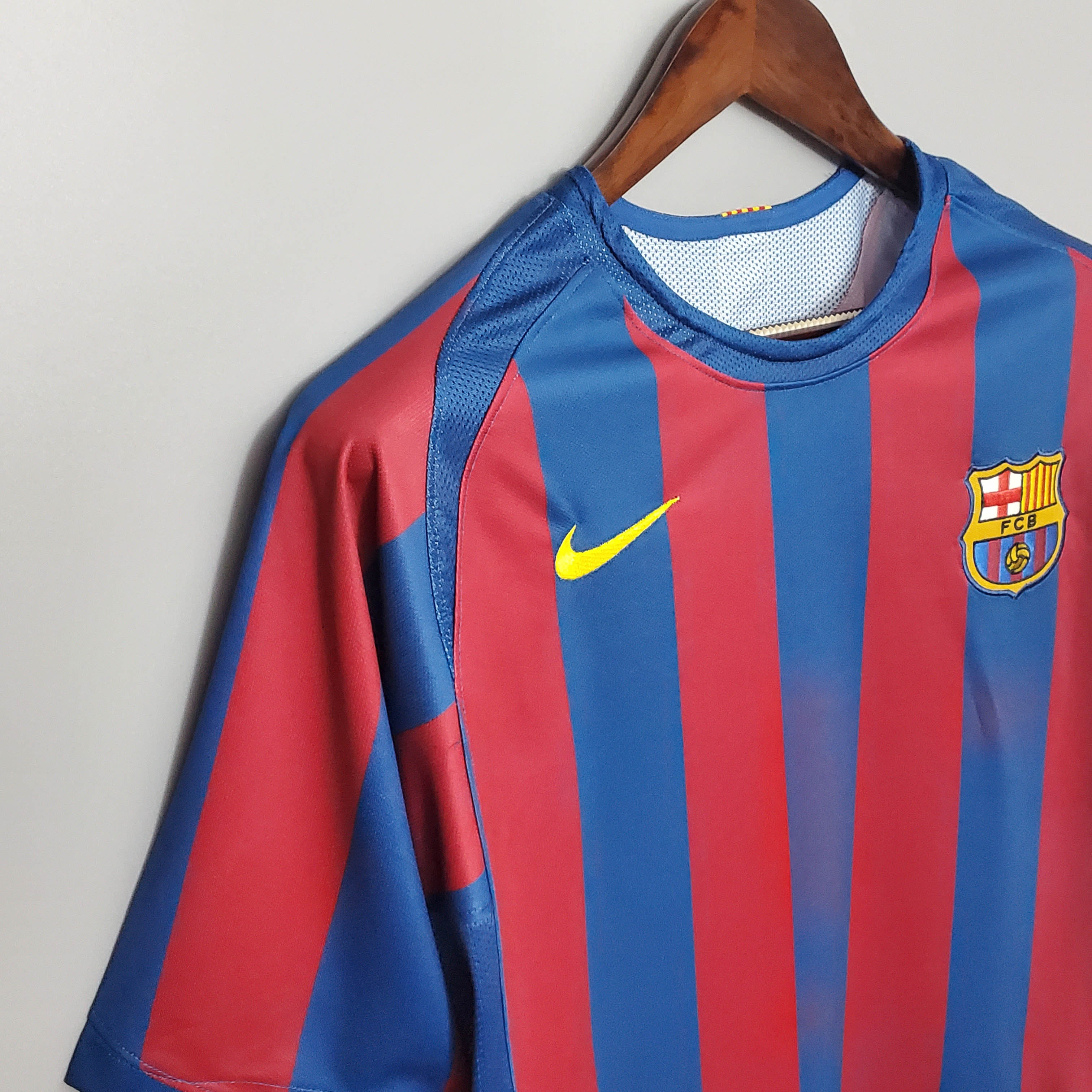 2005/2006 Retro Barcelona Home Football Shirt UEFA Champions League 1:1 Thai Quality:football jersey mysite: unitedjerseyfootball 邓江浪:football