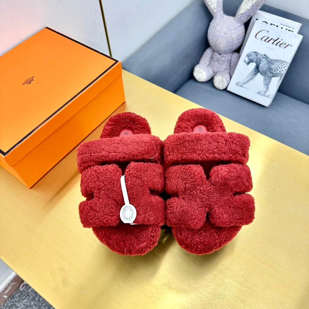 CHYPRE SANDAL IN SCARLET RED SHEARLING、mysite、Cacoeks